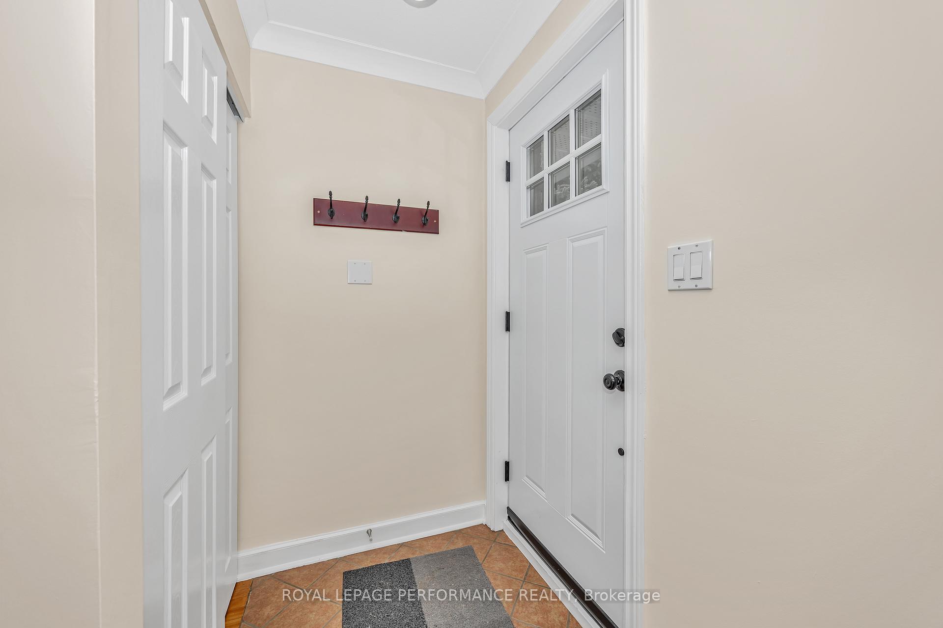Photo 2 of 1315 Kingston Avenue, Ottawa, Carlington — HOMEH