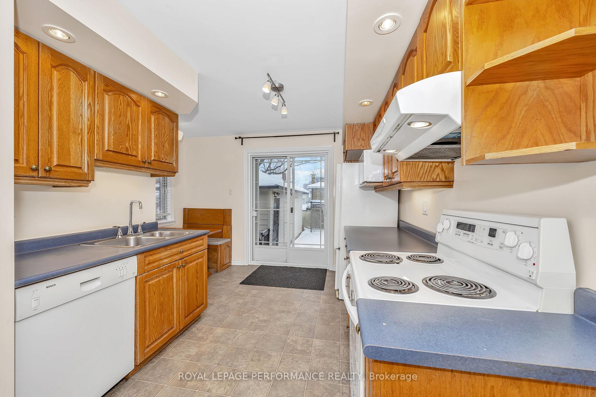 Photo 8 of 1315 Kingston Avenue, Ottawa, Carlington — HOMEH
