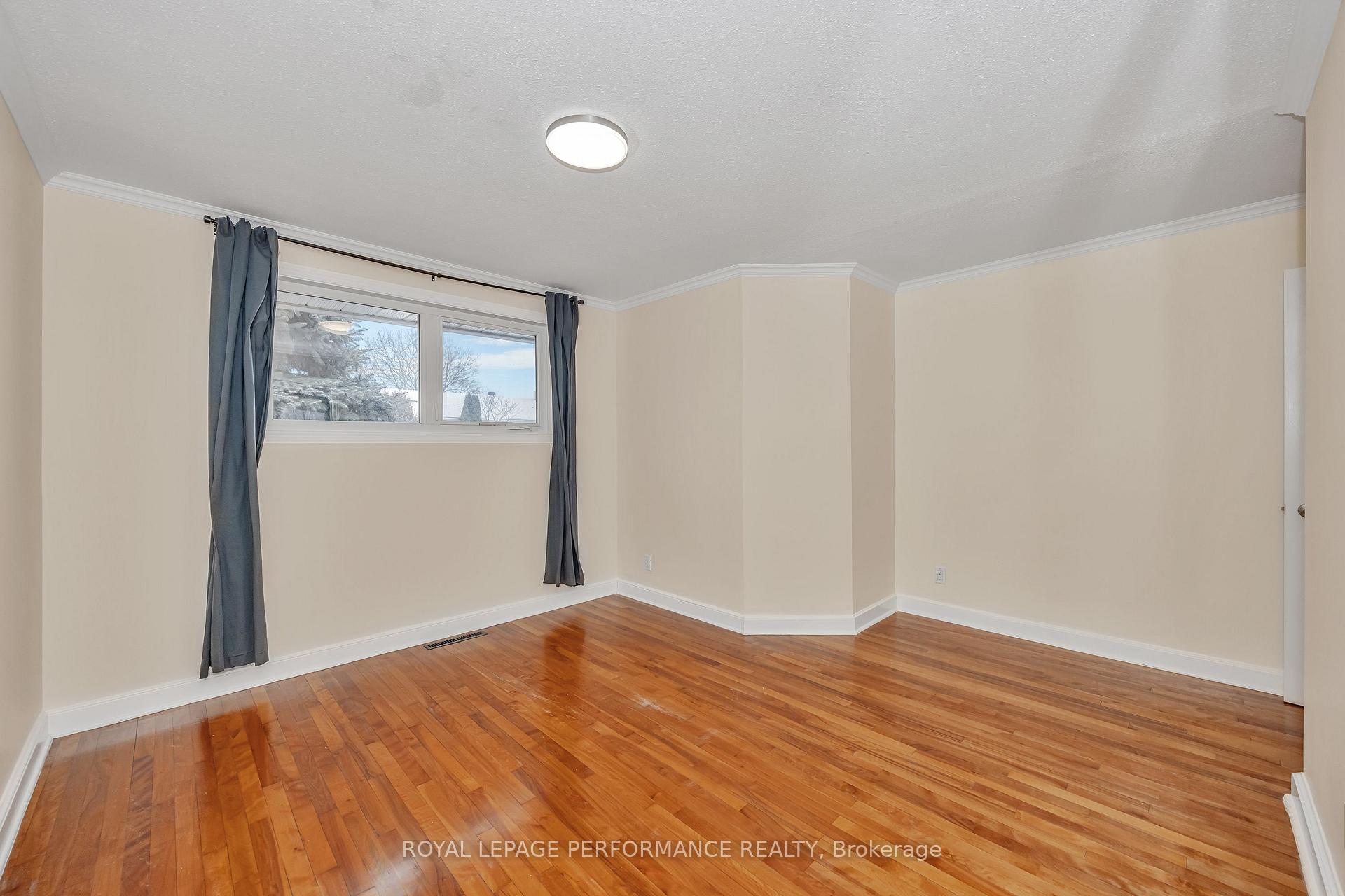 Photo 10 of 1315 Kingston Avenue, Ottawa, Carlington — HOMEH