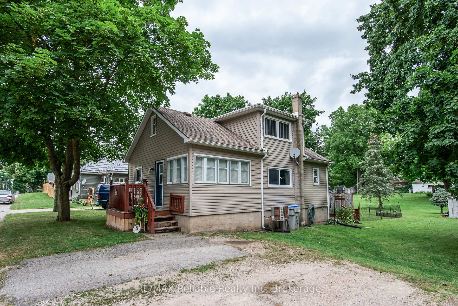 Photo 8 of 51 Dunlop Street, Central Huron, Clinton — HOMEH