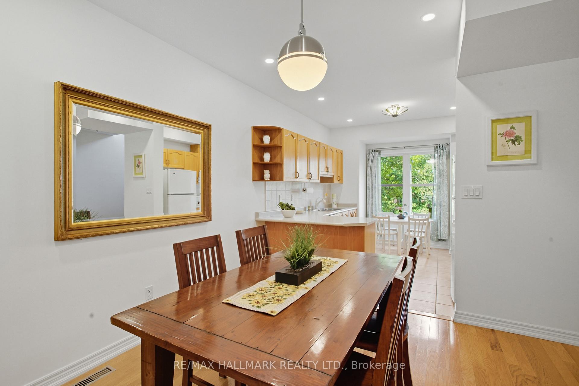 Photo 6 of 19 Michael Way, Markham, Buttonville — HOMEH