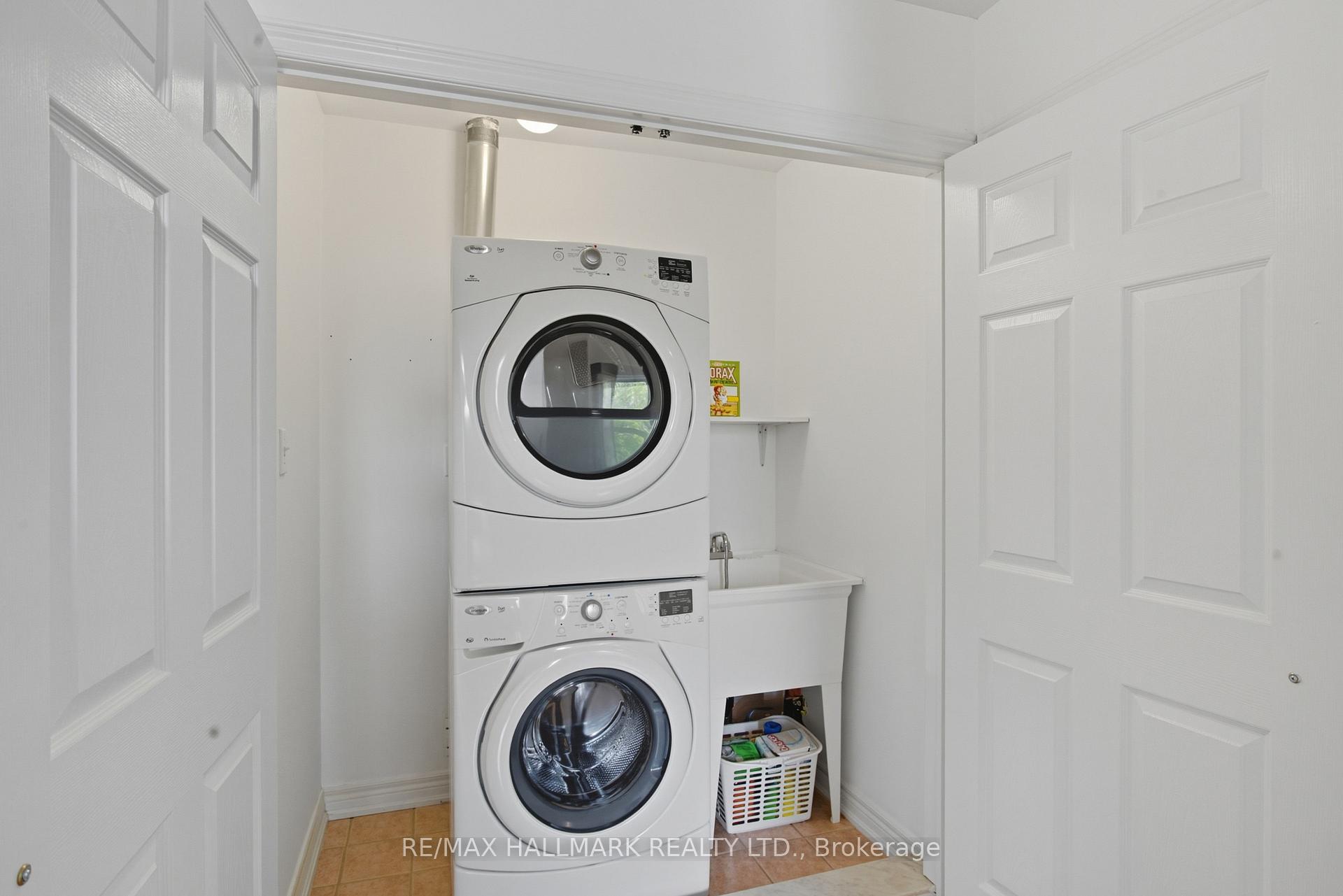 Photo 13 of 19 Michael Way, Markham, Buttonville — HOMEH