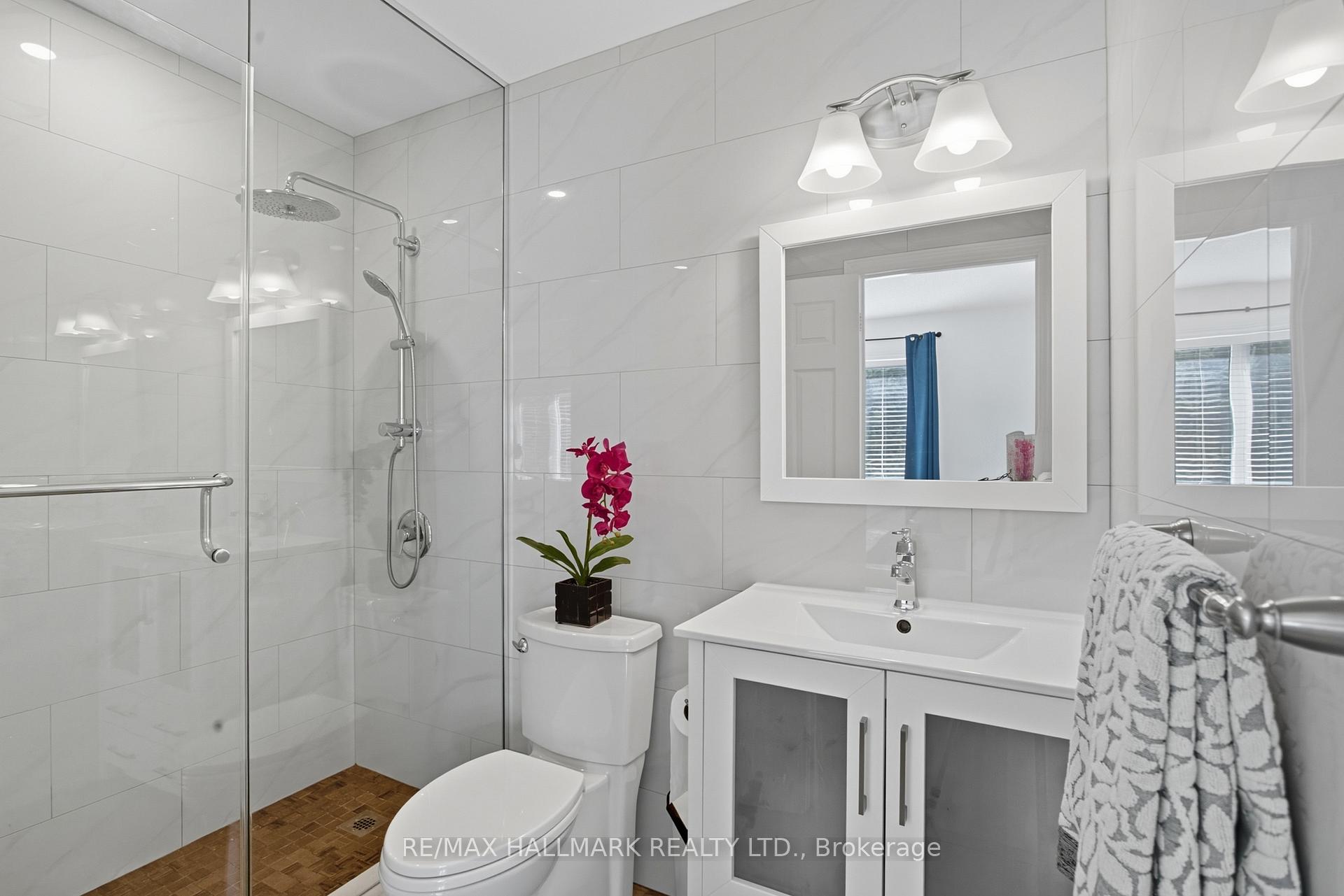 Photo 18 of 19 Michael Way, Markham, Buttonville — HOMEH
