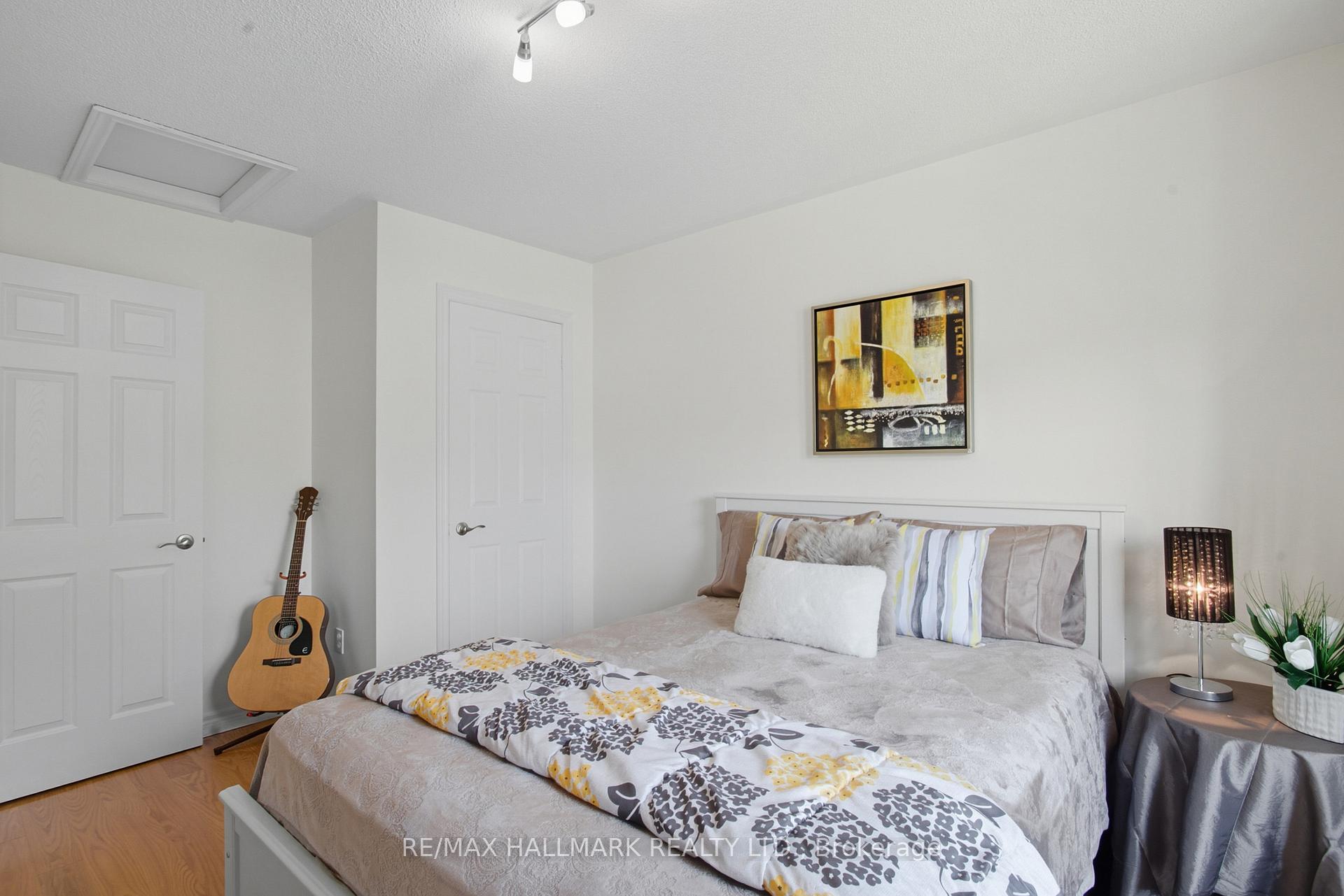 Photo 20 of 19 Michael Way, Markham, Buttonville — HOMEH