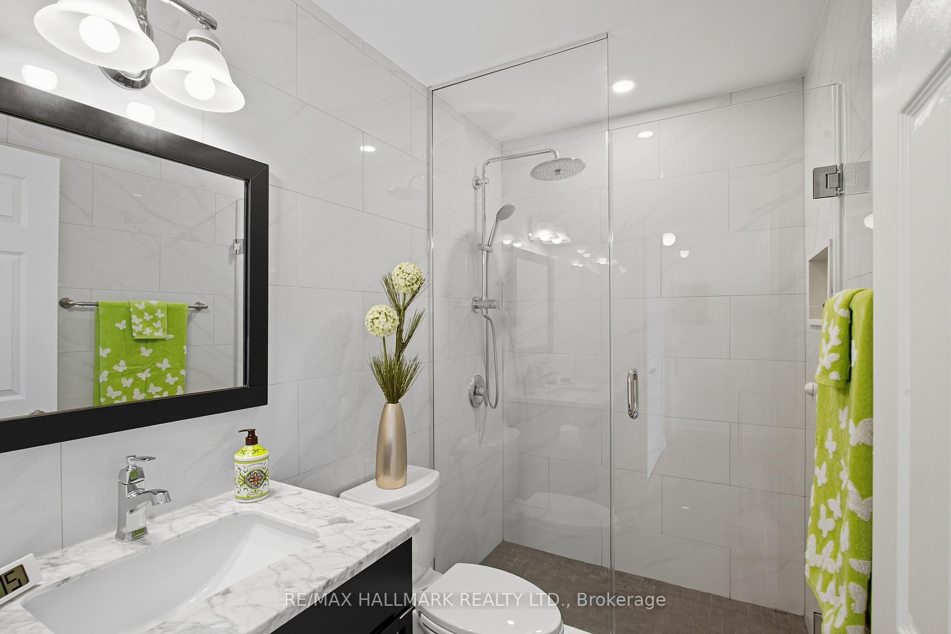 Photo 21 of 19 Michael Way, Markham, Buttonville — HOMEH