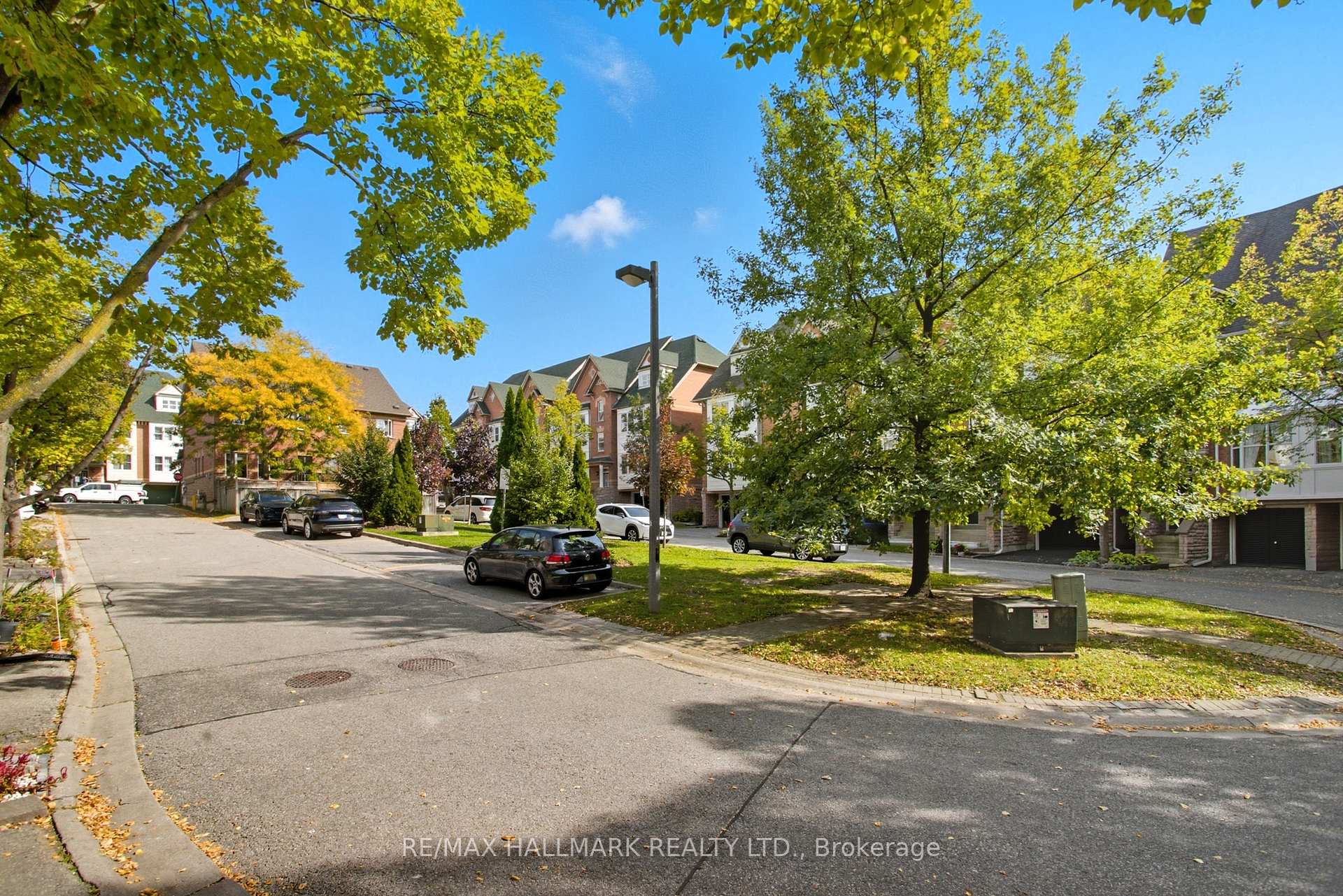 Photo 28 of 19 Michael Way, Markham, Buttonville — HOMEH