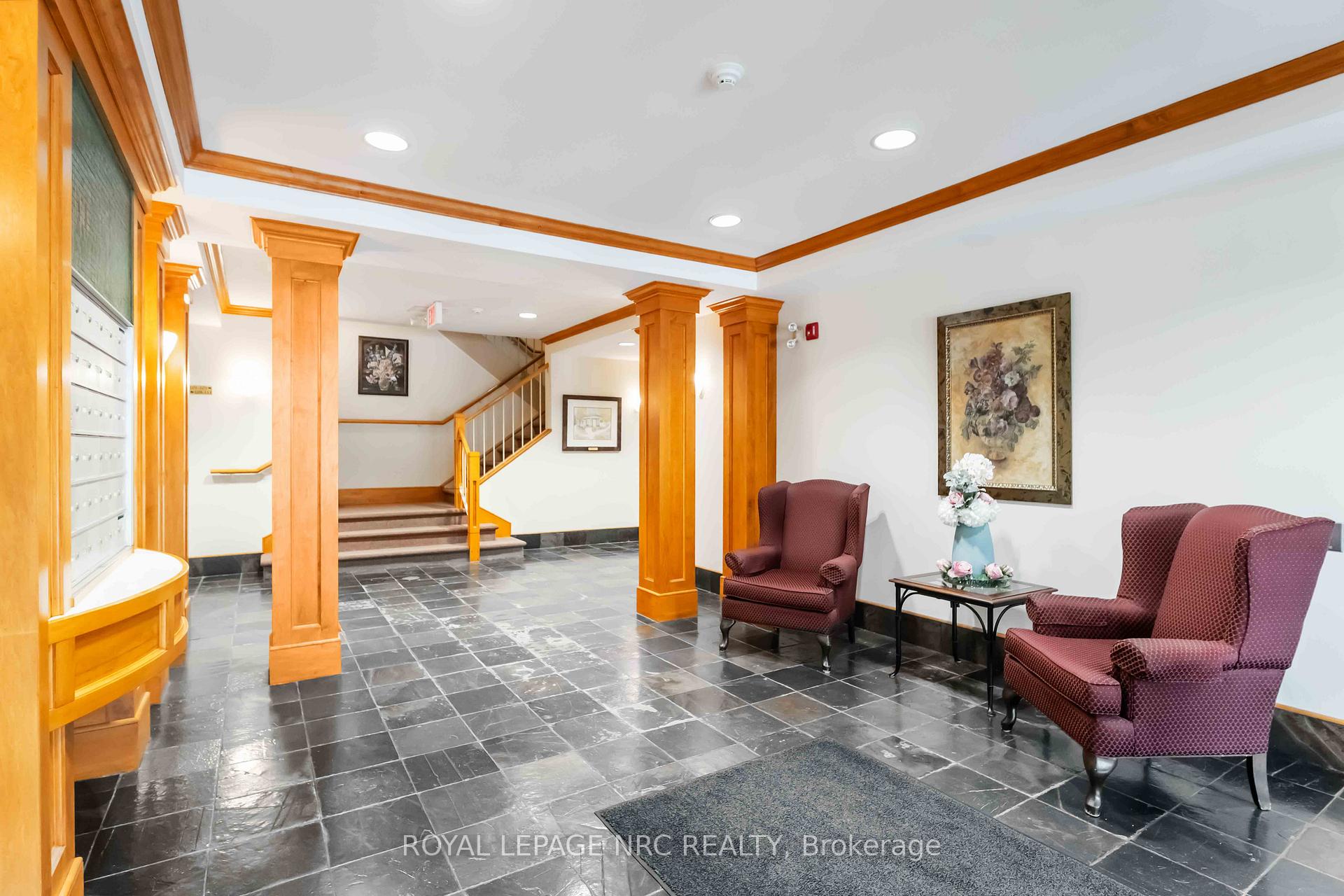 Photo 5 of Unit 101, 55 Pelham Town Square, Pelham, Fonthill — HOMEH