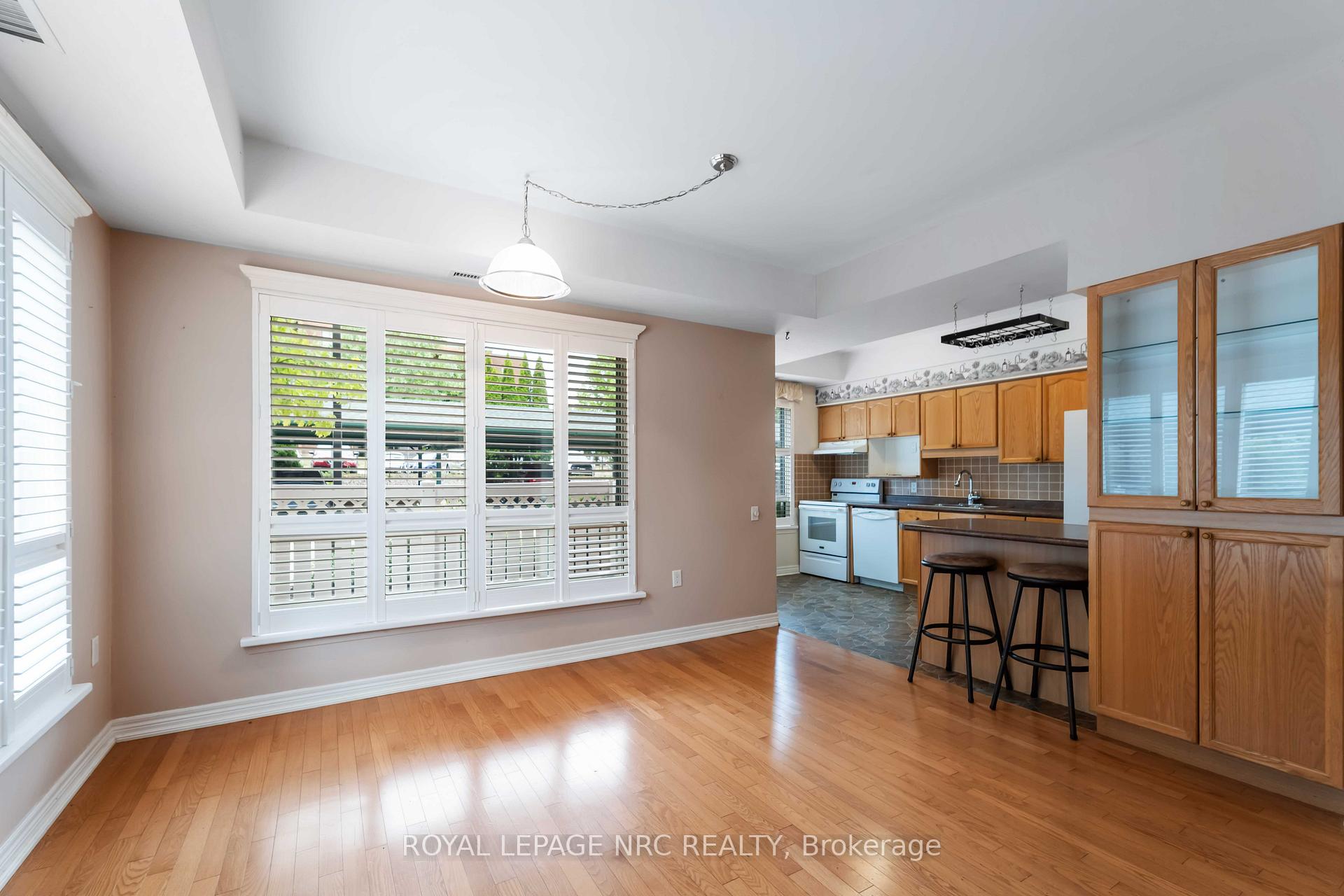 Photo 10 of Unit 101, 55 Pelham Town Square, Pelham, Fonthill — HOMEH