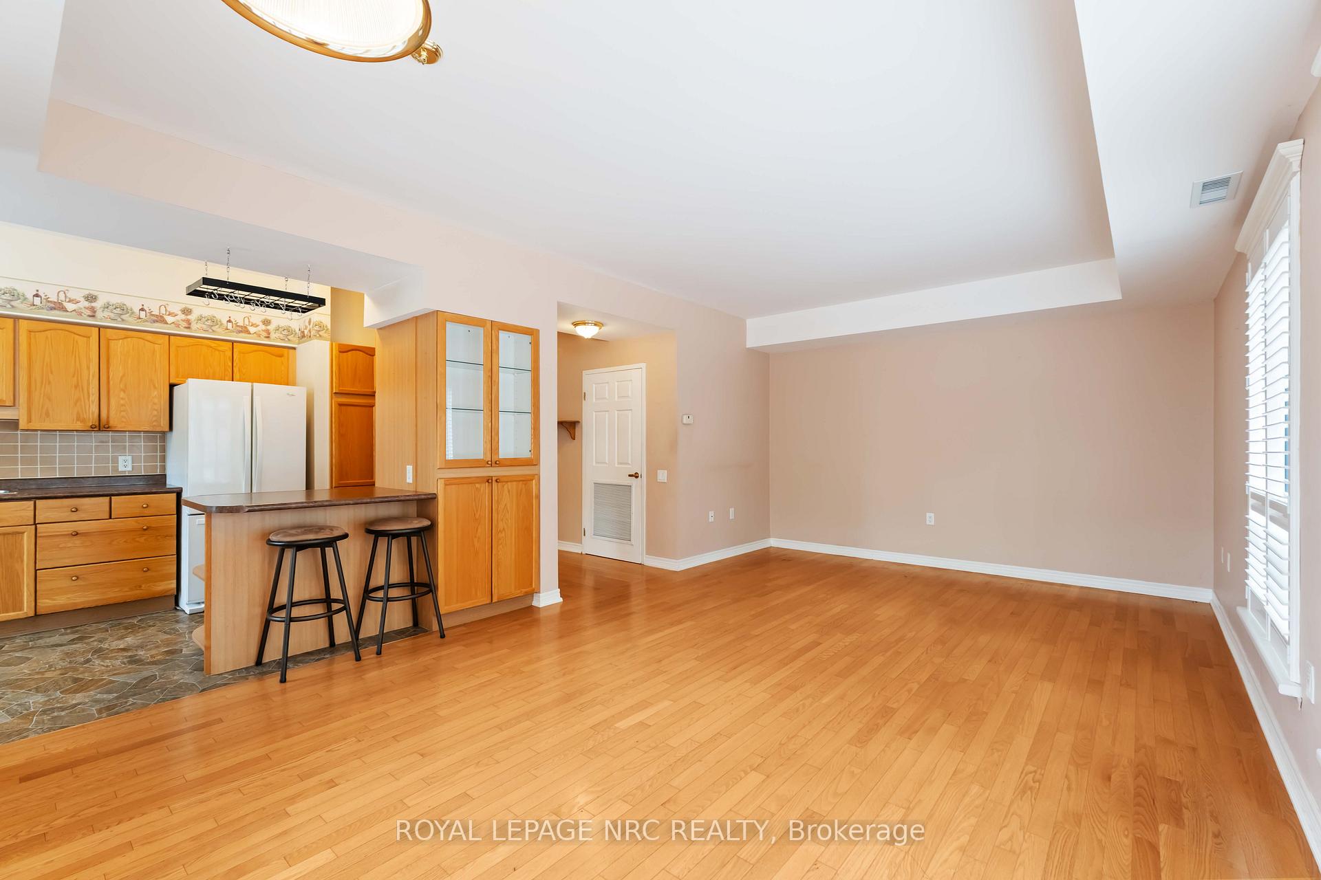 Photo 13 of Unit 101, 55 Pelham Town Square, Pelham, Fonthill — HOMEH