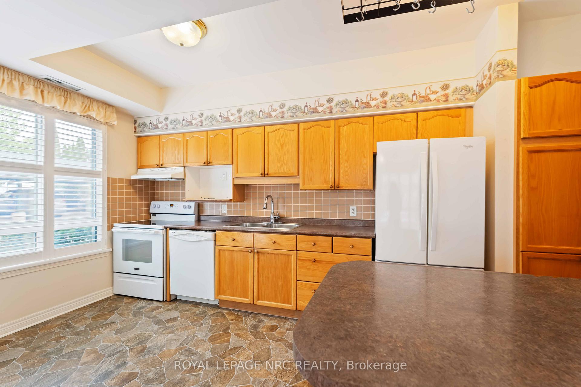 Photo 14 of Unit 101, 55 Pelham Town Square, Pelham, Fonthill — HOMEH