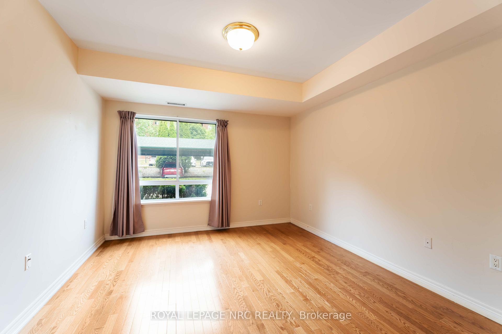 Photo 20 of Unit 101, 55 Pelham Town Square, Pelham, Fonthill — HOMEH