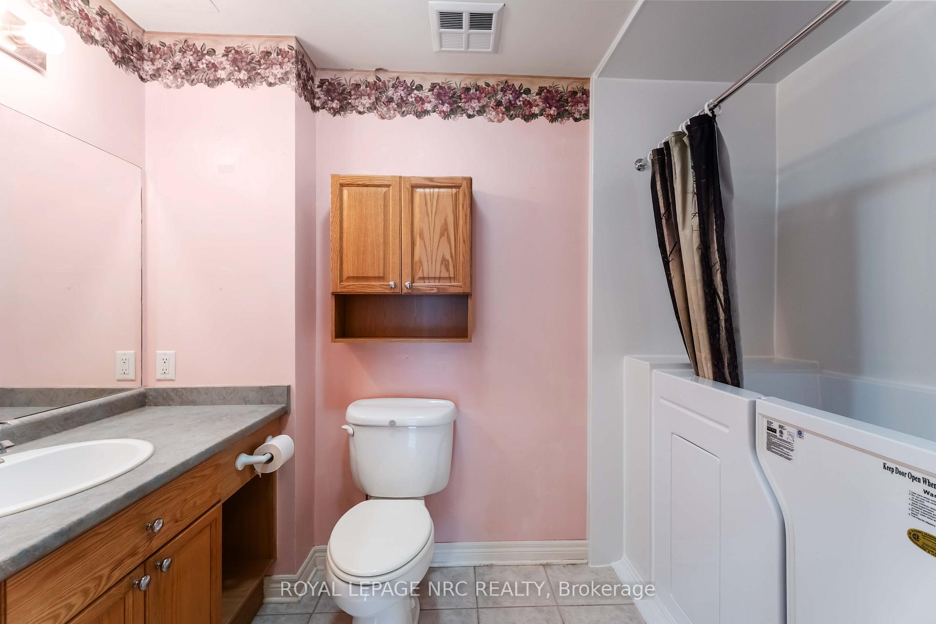 Photo 22 of Unit 101, 55 Pelham Town Square, Pelham, Fonthill — HOMEH