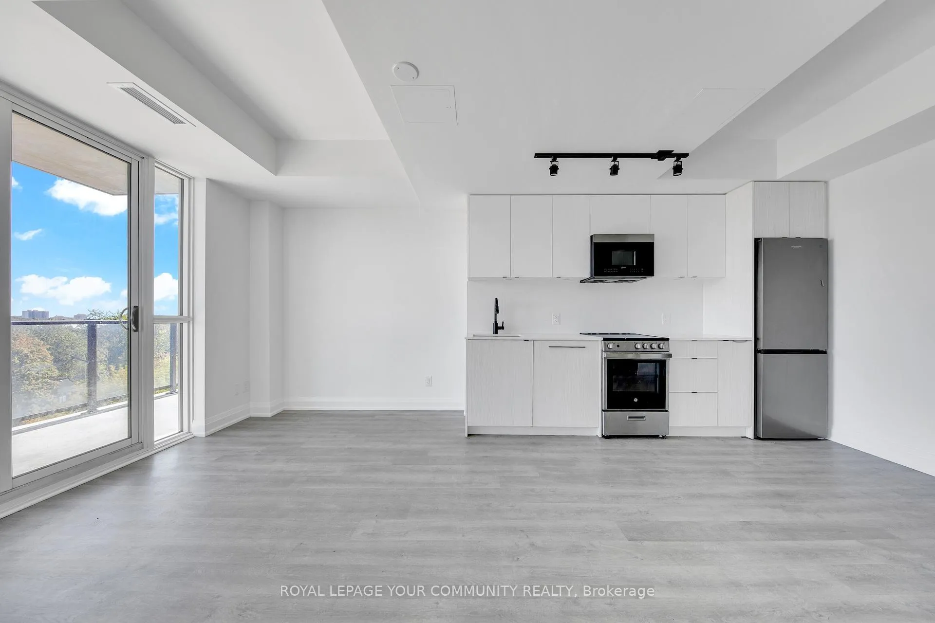 Photo 3 of Unit 712, 2369 Danforth Avenue, Toronto, East End-Danforth — HOMEH