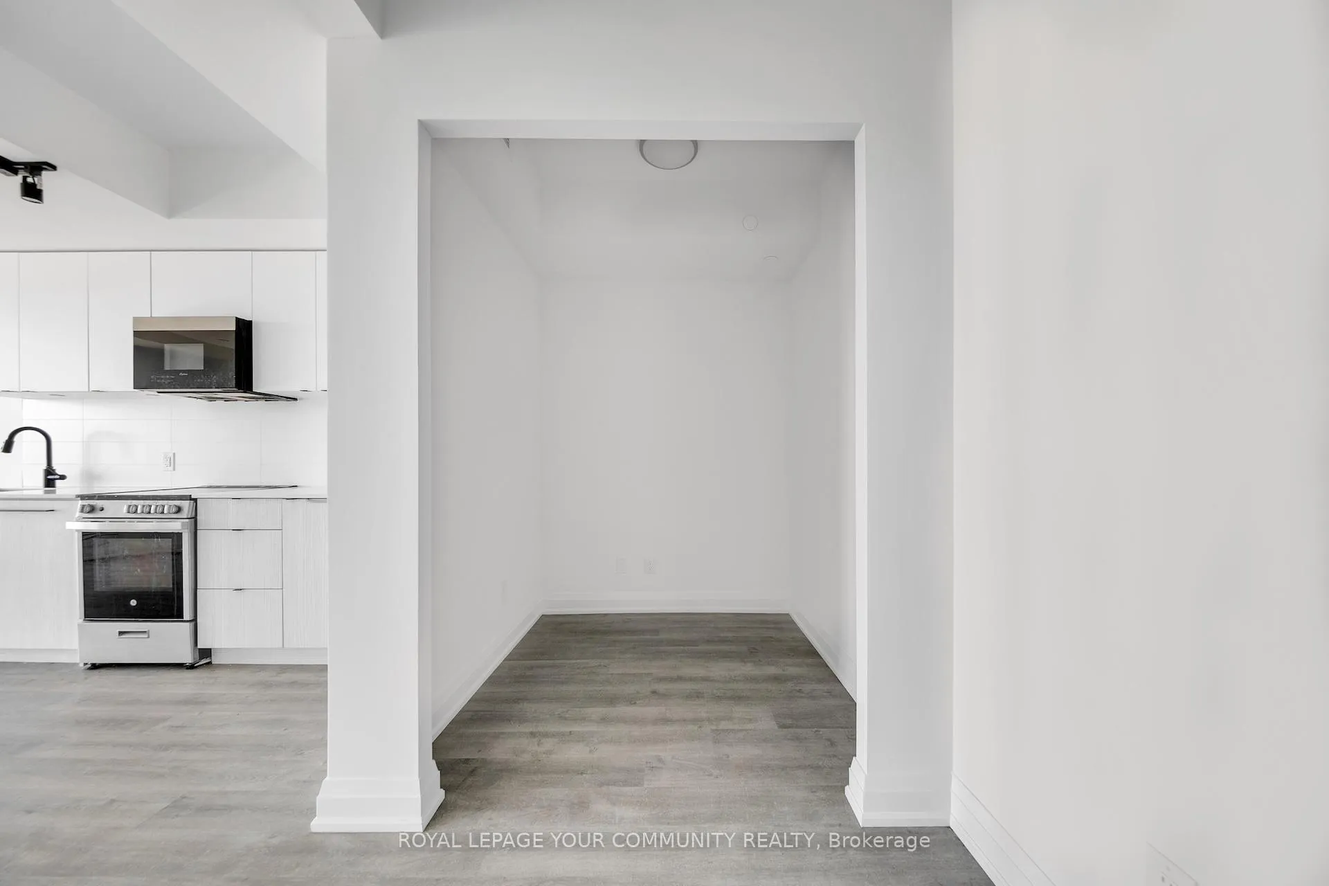 Photo 6 of Unit 712, 2369 Danforth Avenue, Toronto, East End-Danforth — HOMEH