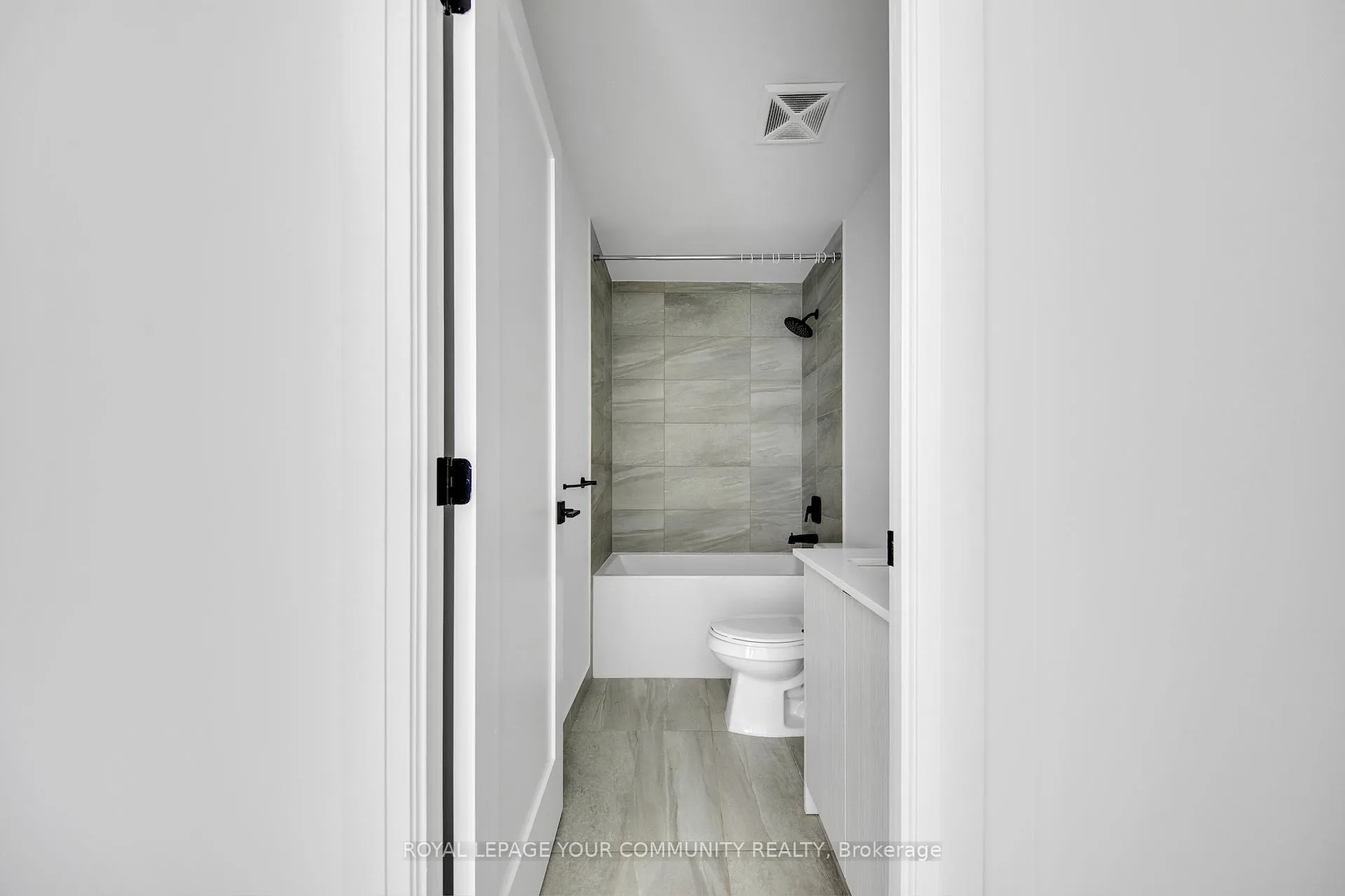 Photo 7 of Unit 712, 2369 Danforth Avenue, Toronto, East End-Danforth — HOMEH