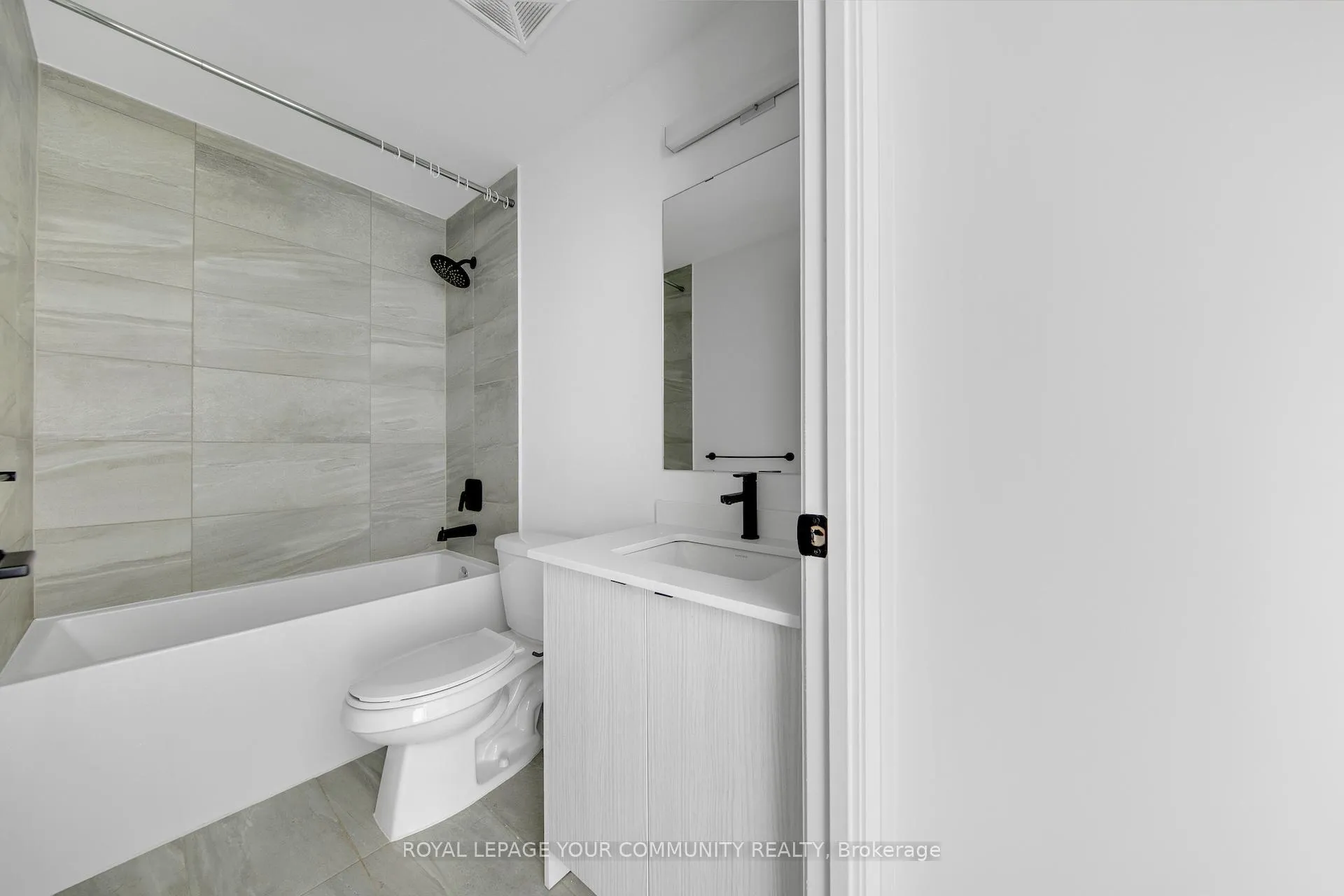 Photo 8 of Unit 712, 2369 Danforth Avenue, Toronto, East End-Danforth — HOMEH