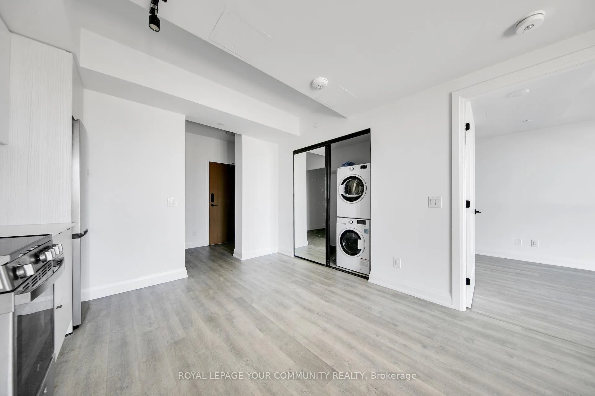 Photo 9 of Unit 712, 2369 Danforth Avenue, Toronto, East End-Danforth — HOMEH