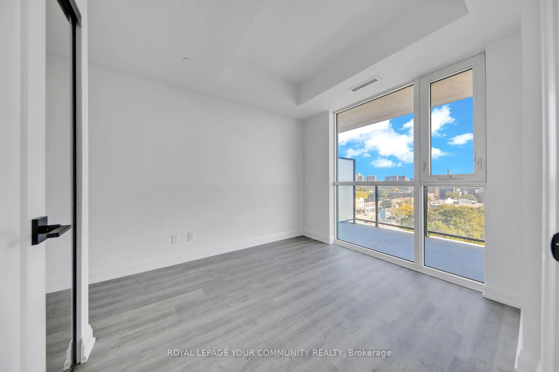Photo 10 of Unit 712, 2369 Danforth Avenue, Toronto, East End-Danforth — HOMEH