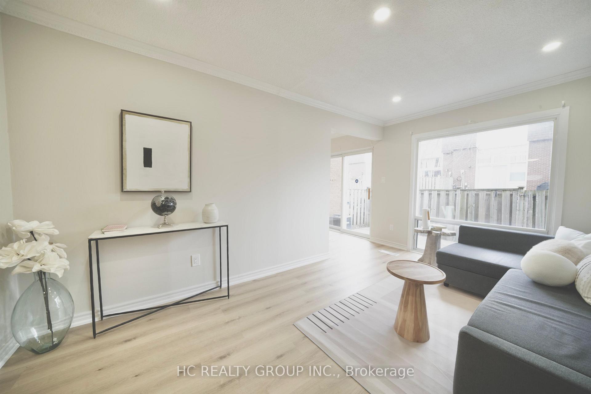 Photo 5 of Unit 7, 201 Bridletowne Circle, Scarborough, L'Amoreaux — HOMEH