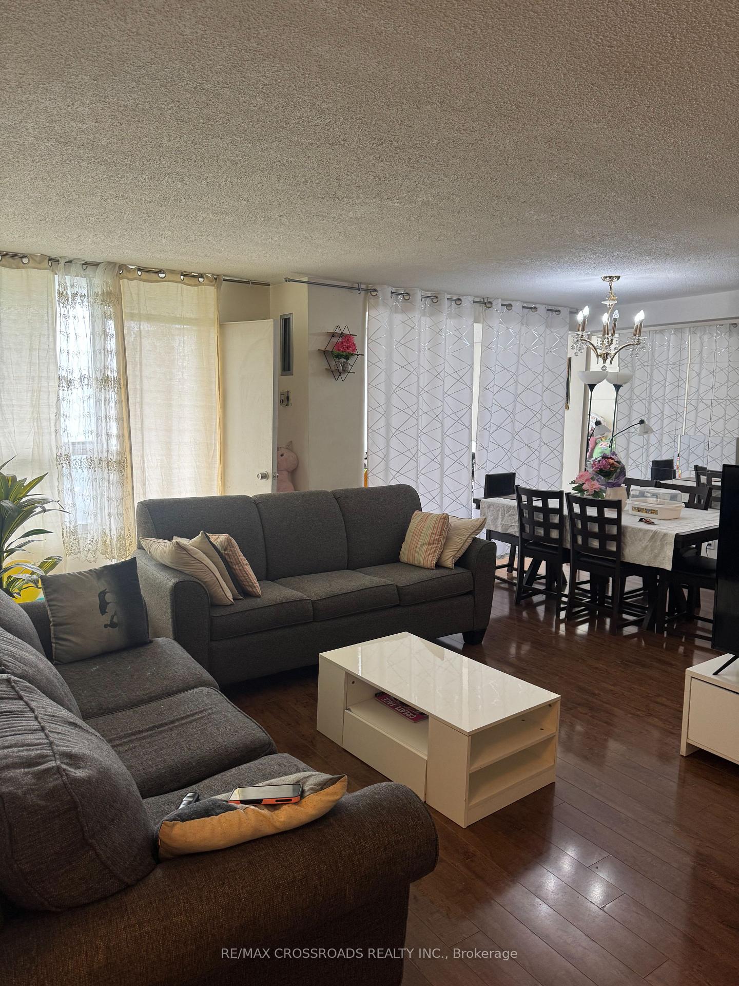 Photo 4 of Unit 1208, 5 Shady Golf Way, Toronto, Flemingdon Park — HOMEH