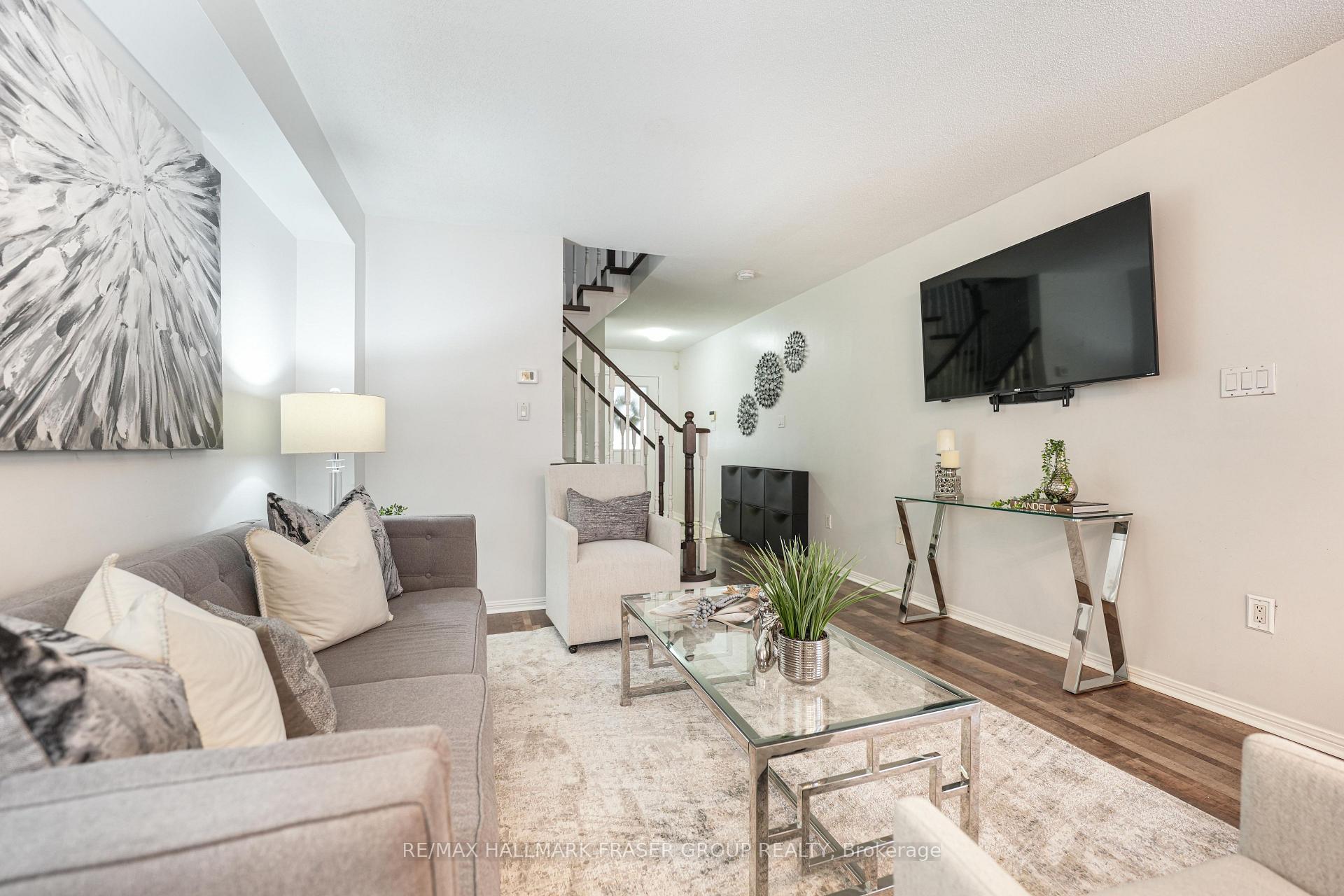 Photo 7 of 73 Torr Lane, Ajax, Central — HOMEH