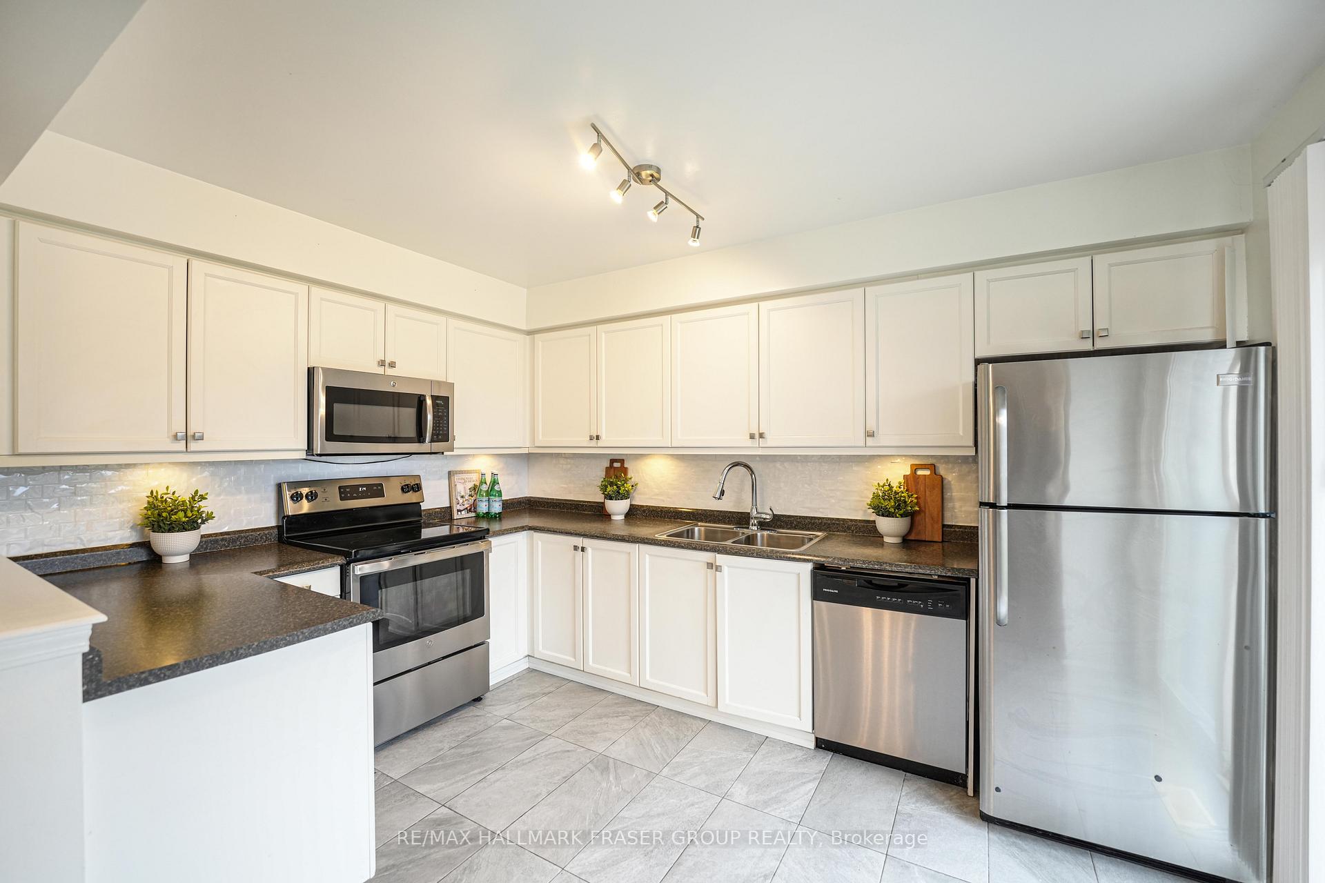 Photo 11 of 73 Torr Lane, Ajax, Central — HOMEH