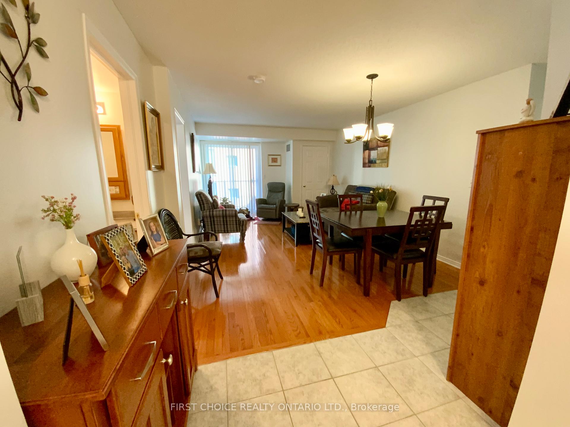 Photo 6 of Unit 304, 320 Centrum Boulevard, Ottawa, Bilberry Creek/Queenswood Heights — HOMEH