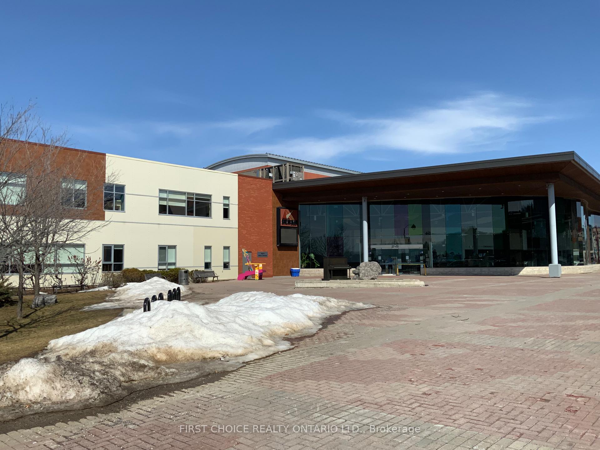 Photo 31 of Unit 304, 320 Centrum Boulevard, Ottawa, Bilberry Creek/Queenswood Heights — HOMEH