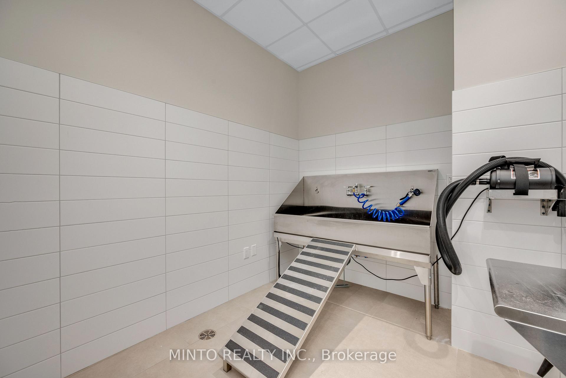 Photo 4 of Unit 204, 88 Beechwood Avenue, Ottawa, Vanier — HOMEH