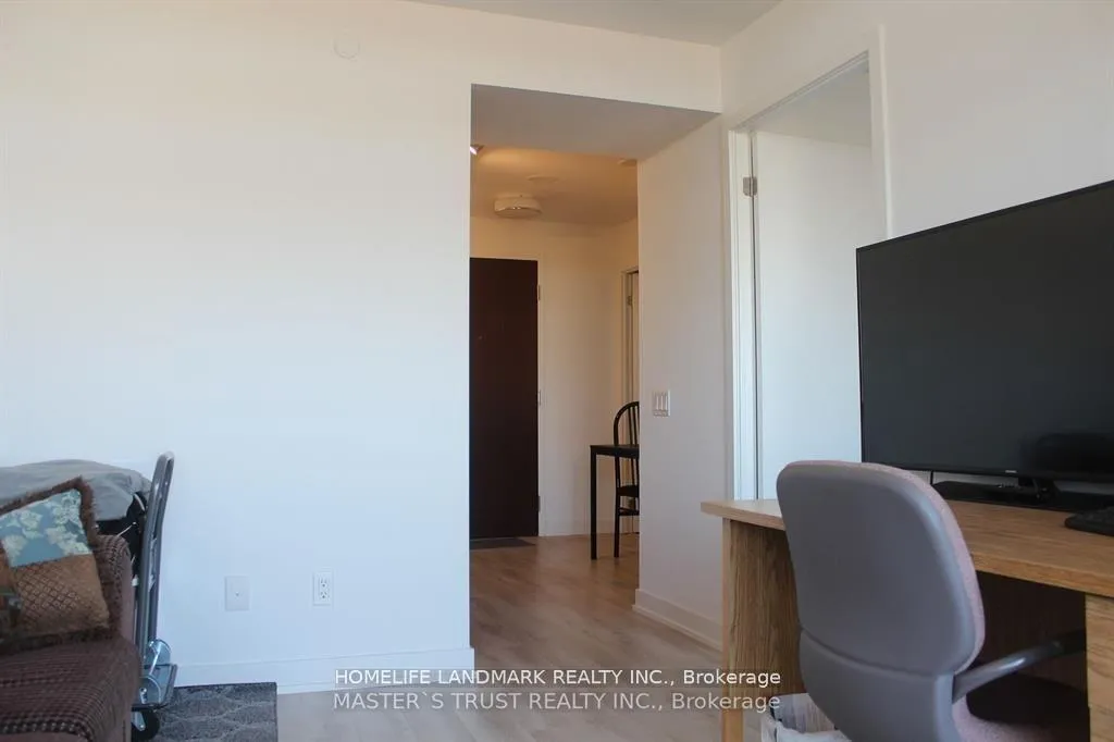 Photo 4 of Unit 1410, 120 Varna Drive, Toronto, Englemount-Lawrence — HOMEH