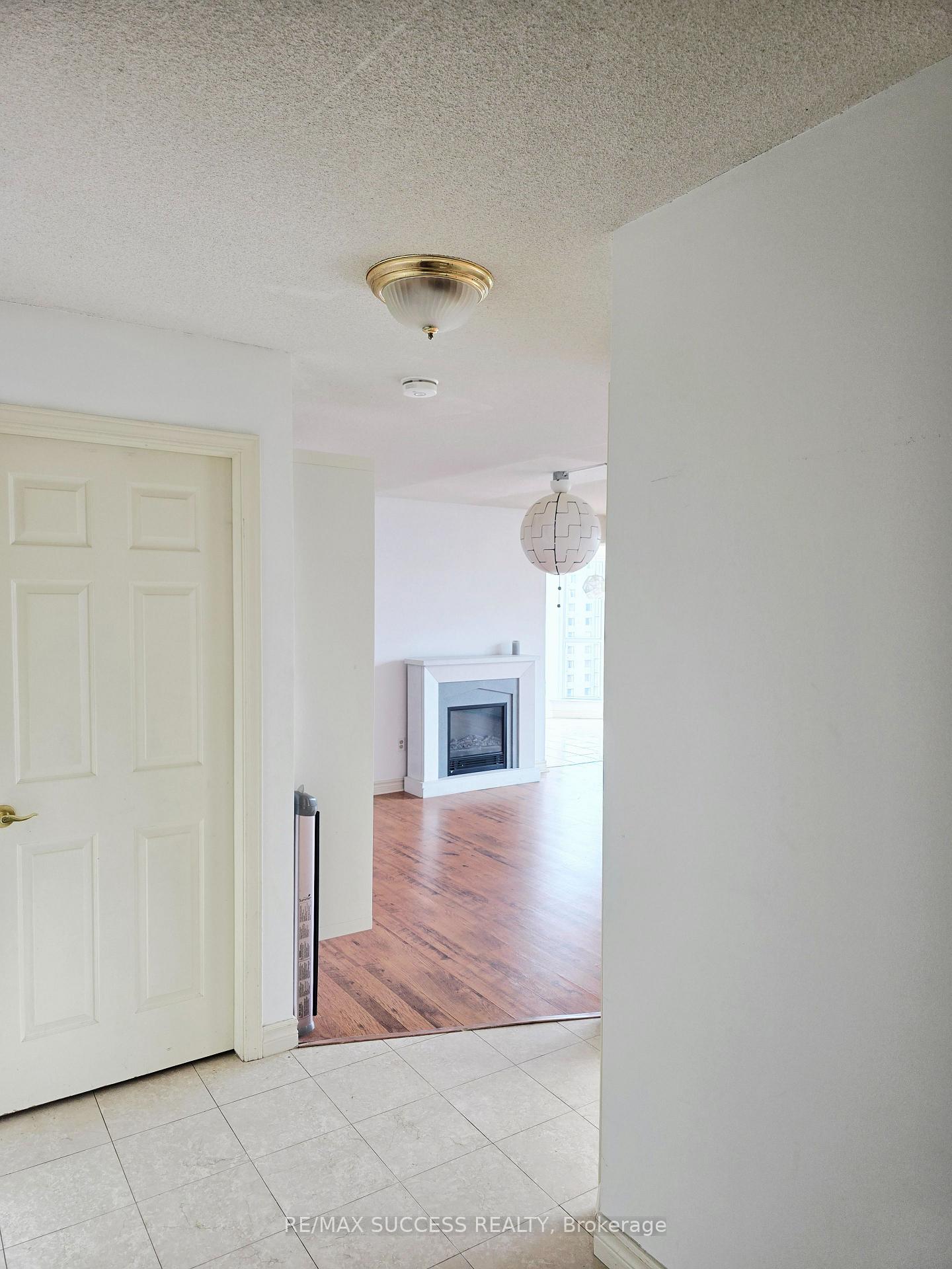 Photo 6 of Unit 901, 67 Caroline Street S, Hamilton, Central — HOMEH