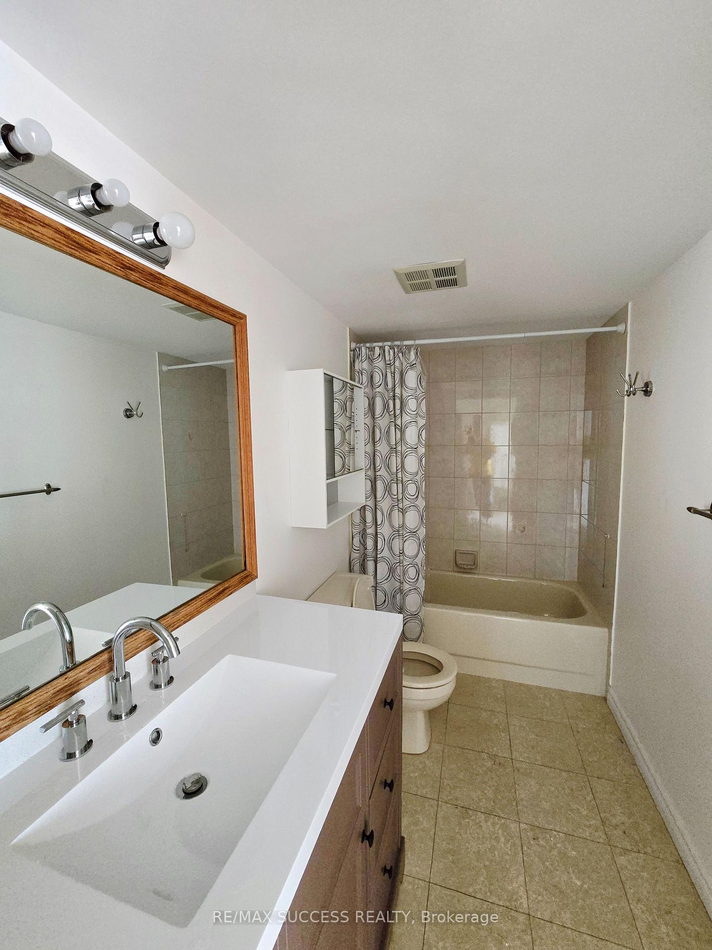 Photo 11 of Unit 901, 67 Caroline Street S, Hamilton, Central — HOMEH
