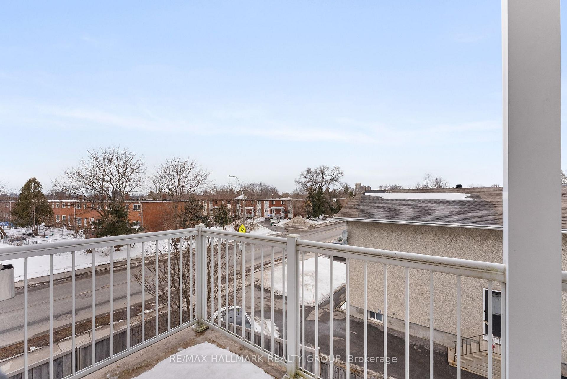Photo 11 of 1002 Redtail Private, Ottawa, Cyrville — HOMEH