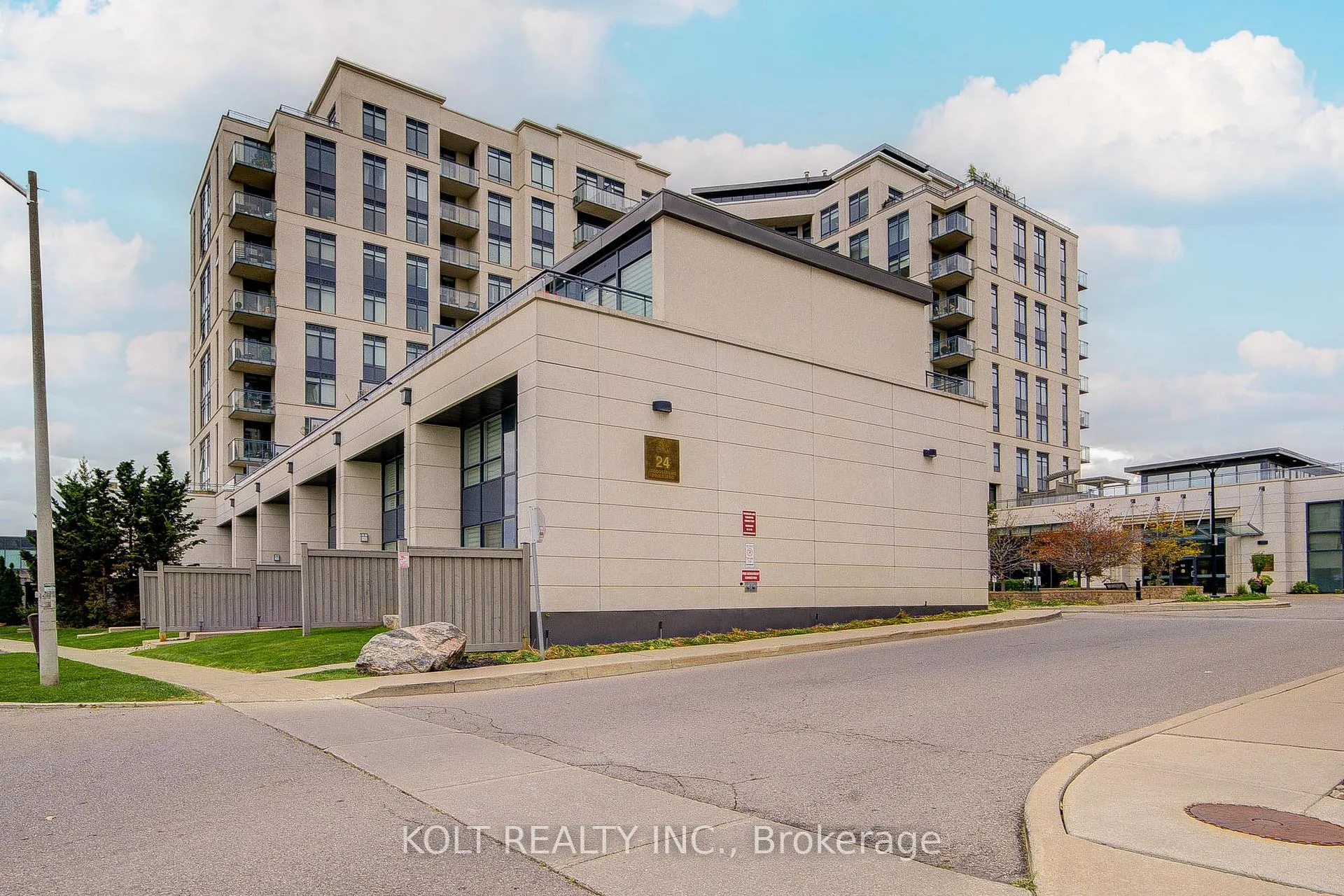 Photo 3 of Unit PH1013, 24 Woodstream Boulevard, Vaughan, Vaughan Grove — HOMEH