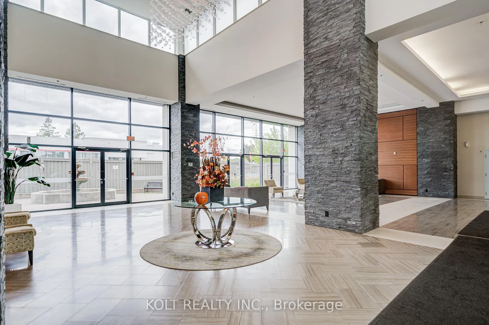 Photo 5 of Unit PH1013, 24 Woodstream Boulevard, Vaughan, Vaughan Grove — HOMEH