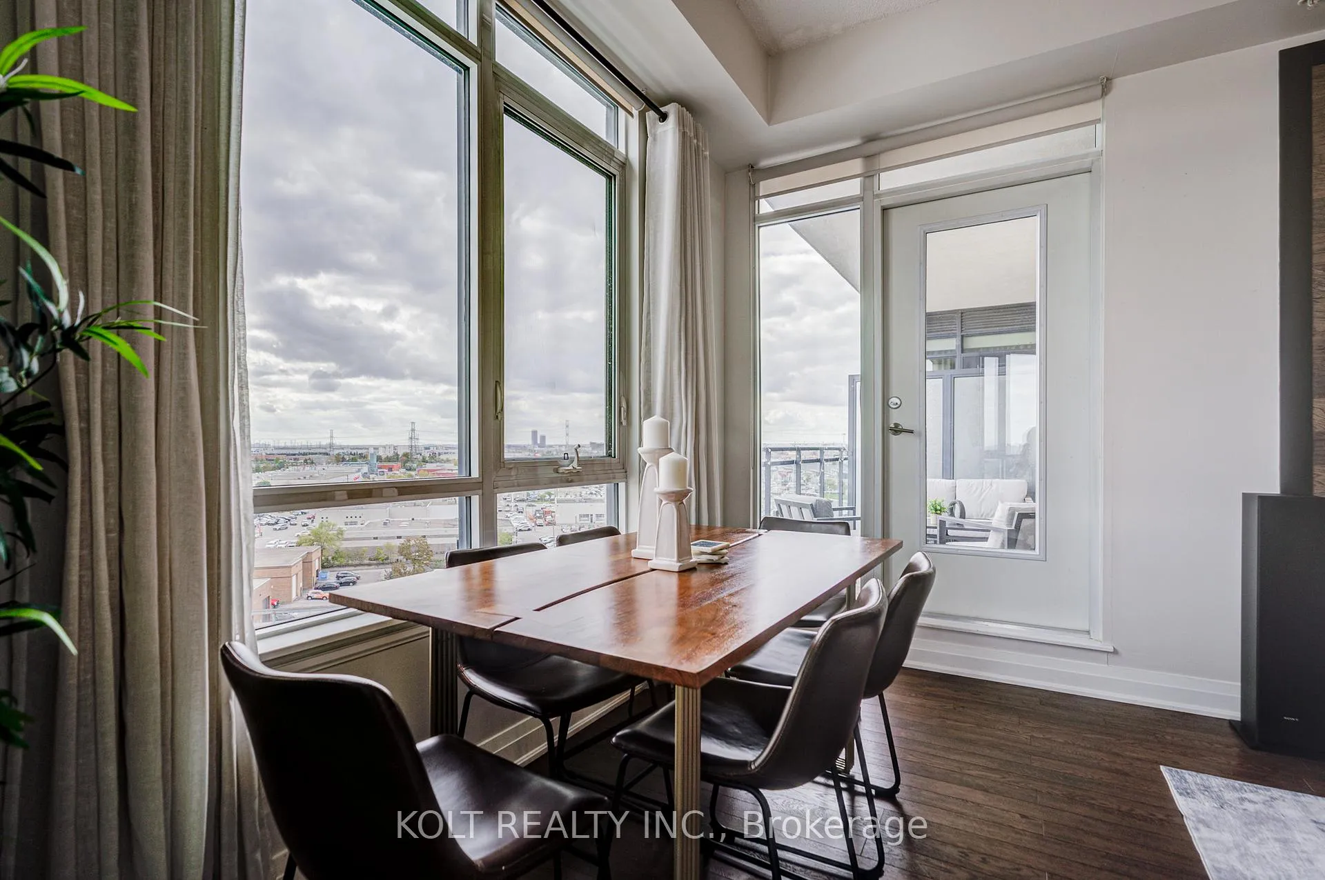 Photo 23 of Unit PH1013, 24 Woodstream Boulevard, Vaughan, Vaughan Grove — HOMEH