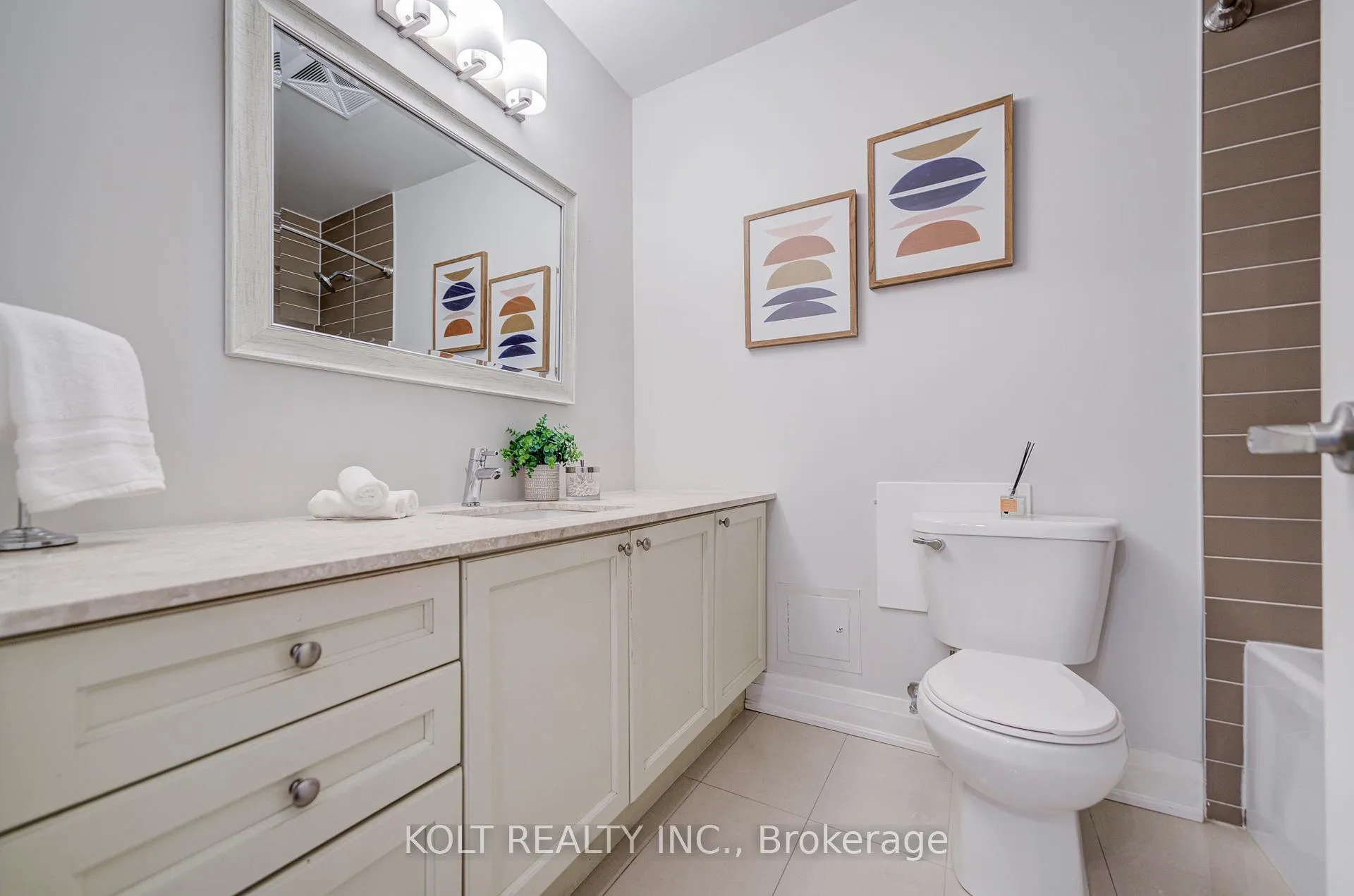 Photo 25 of Unit PH1013, 24 Woodstream Boulevard, Vaughan, Vaughan Grove — HOMEH