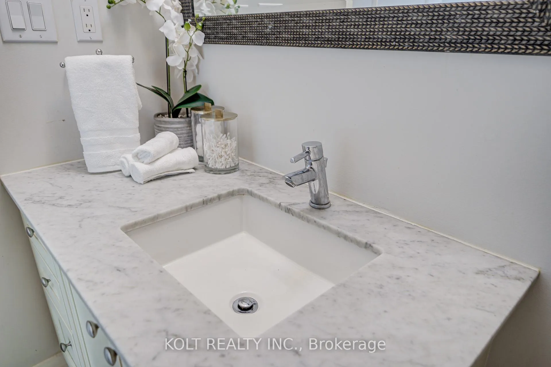 Photo 29 of Unit PH1013, 24 Woodstream Boulevard, Vaughan, Vaughan Grove — HOMEH