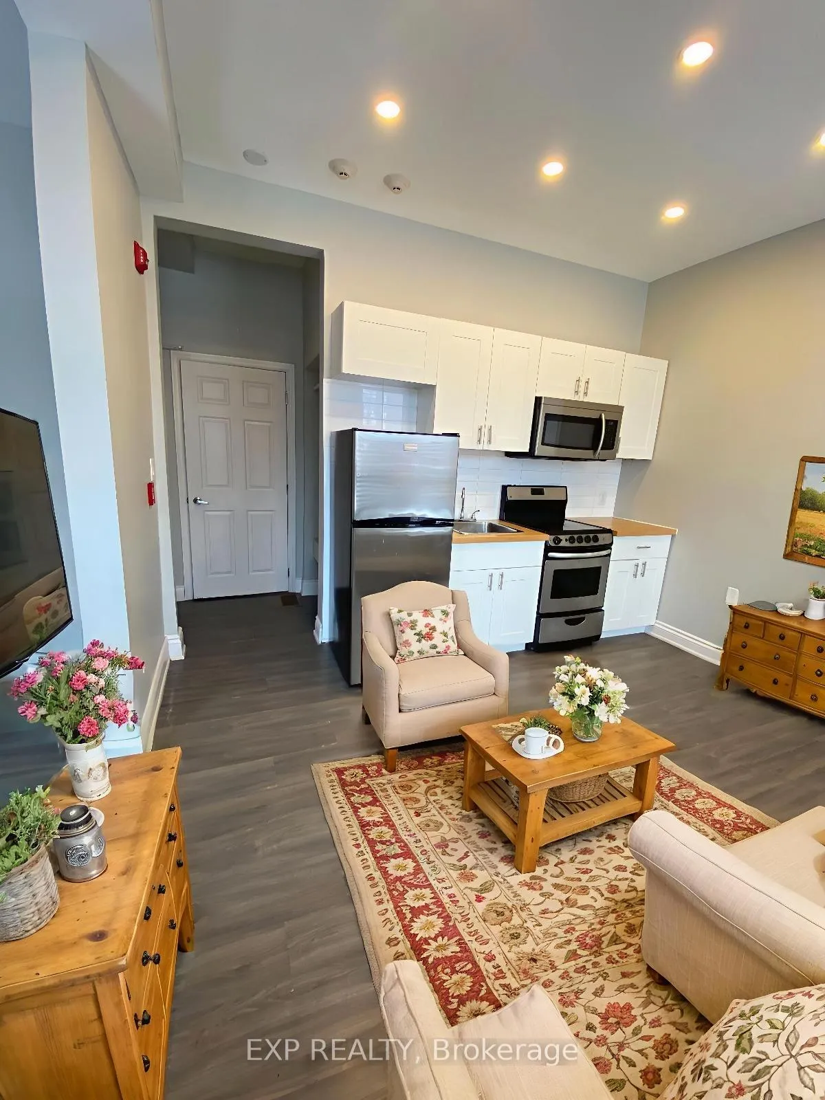 Photo 1 of Unit 4, 70 Victoria Avenue S, Hamilton, Stinson — HOMEH
