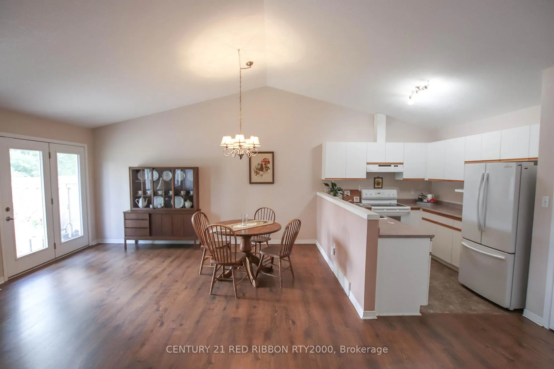 Photo 8 of Unit 17, 375 Scott Street E, Strathroy-Caradoc, SE — HOMEH