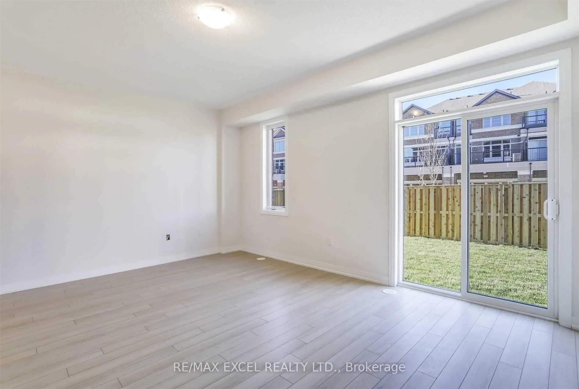 Photo 6 of 40 Sissons Way, Markham, Box Grove — HOMEH