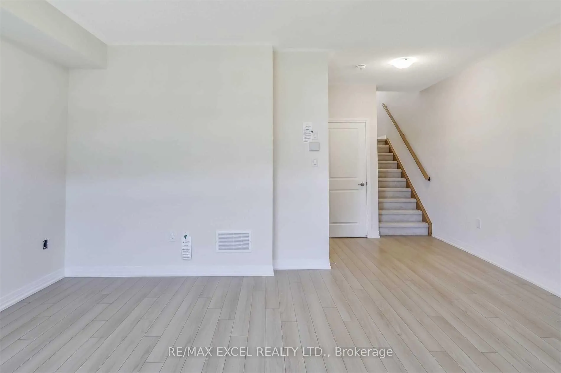 Photo 7 of 40 Sissons Way, Markham, Box Grove — HOMEH