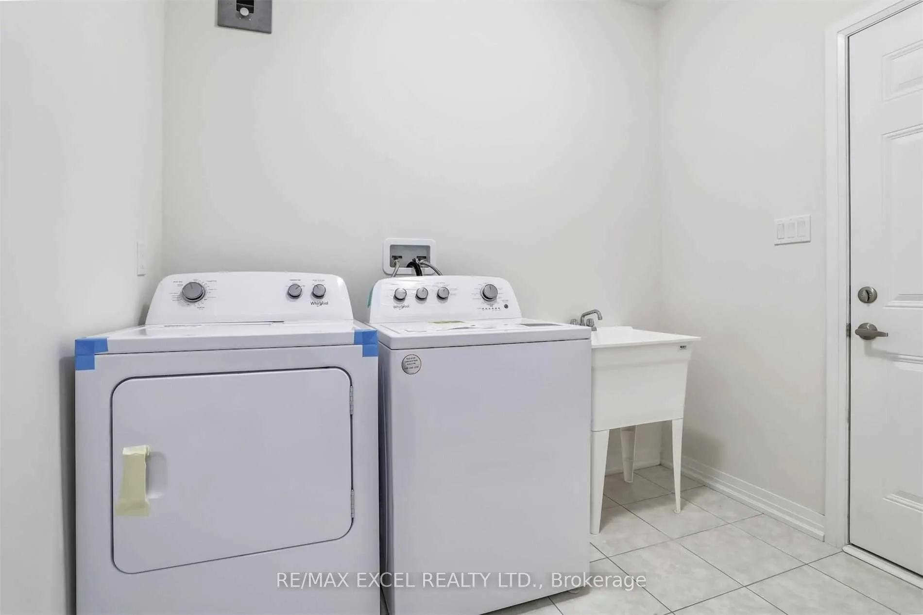 Photo 8 of 40 Sissons Way, Markham, Box Grove — HOMEH