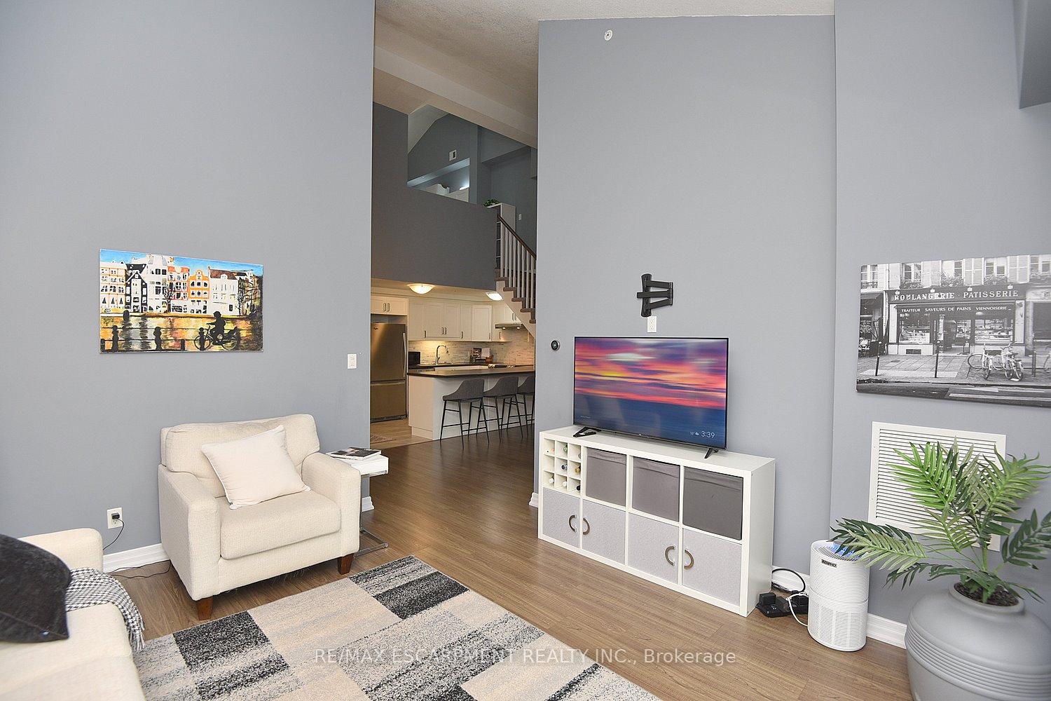 Photo 10 of Unit 320, 170 Rockhaven Lane, Hamilton, Waterdown — HOMEH