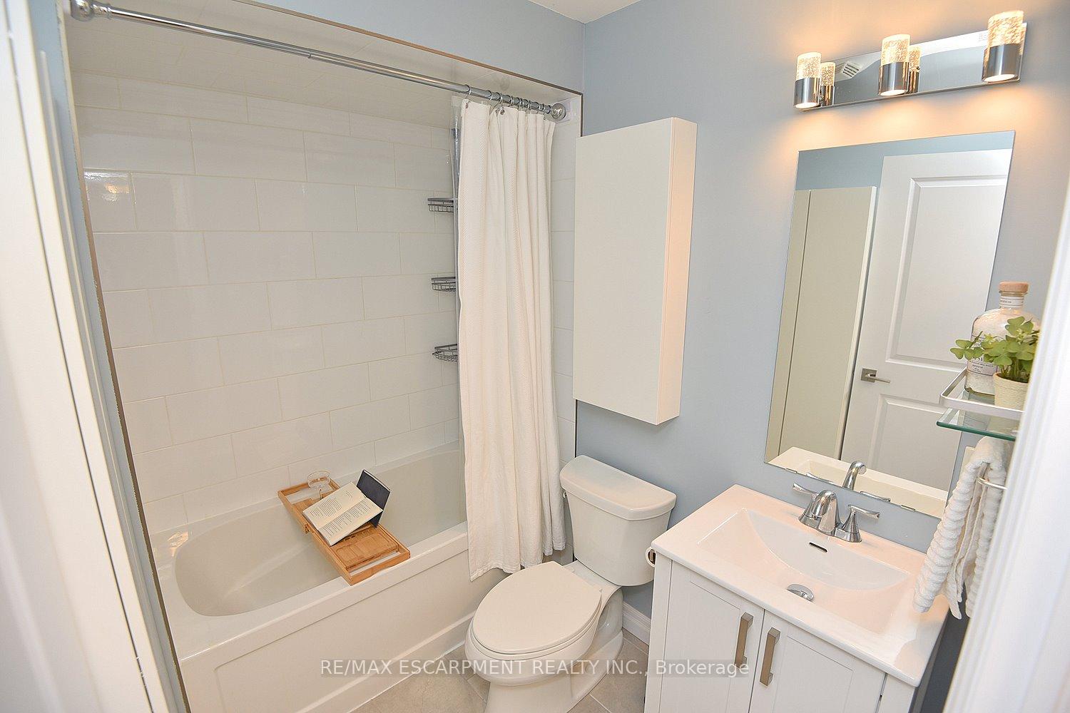 Photo 17 of Unit 320, 170 Rockhaven Lane, Hamilton, Waterdown — HOMEH