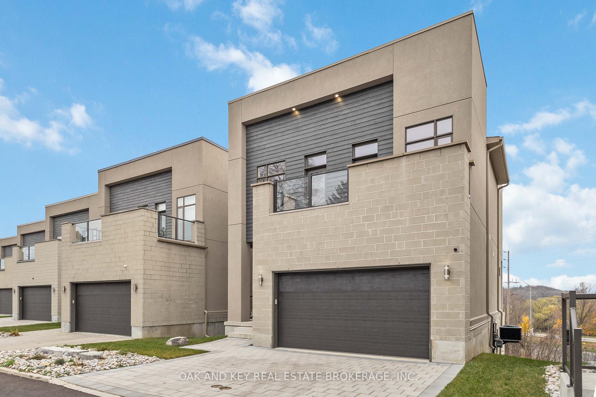 Front of Unit 11, 495 Oakridge Drive