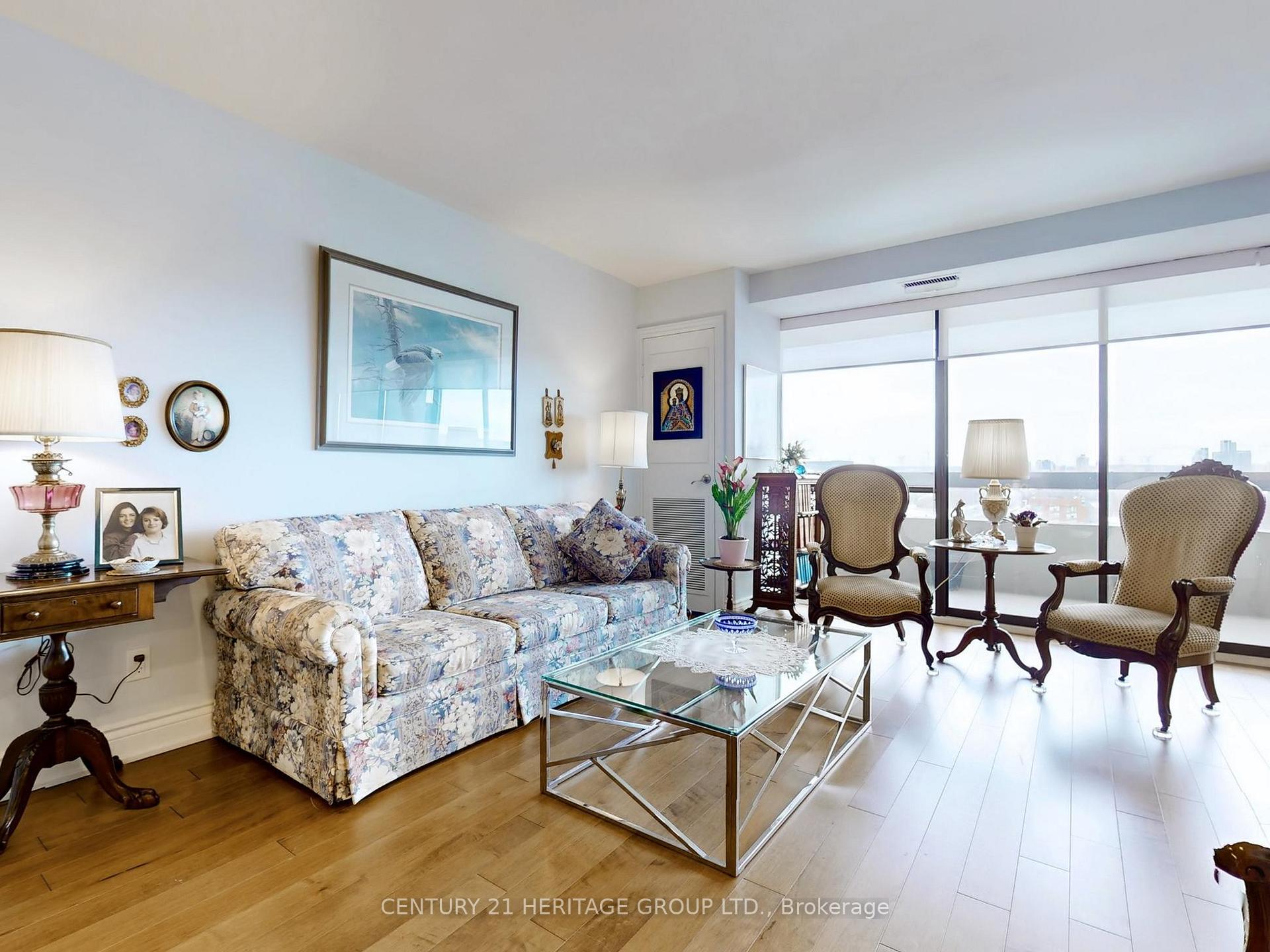 Photo 4 of Unit 1605, 8111 Yonge Street, Markham, Royal Orchard — HOMEH