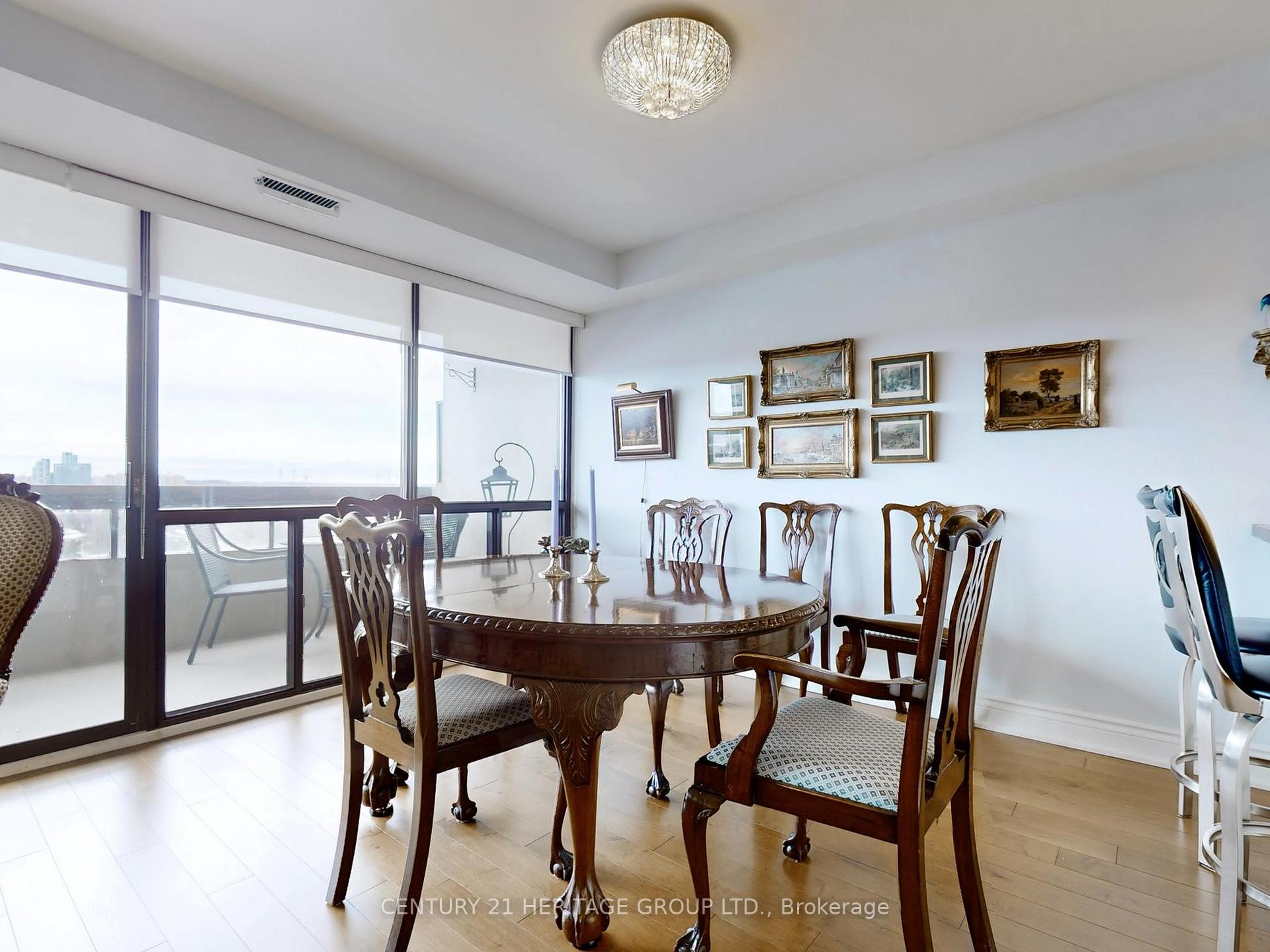 Photo 6 of Unit 1605, 8111 Yonge Street, Markham, Royal Orchard — HOMEH