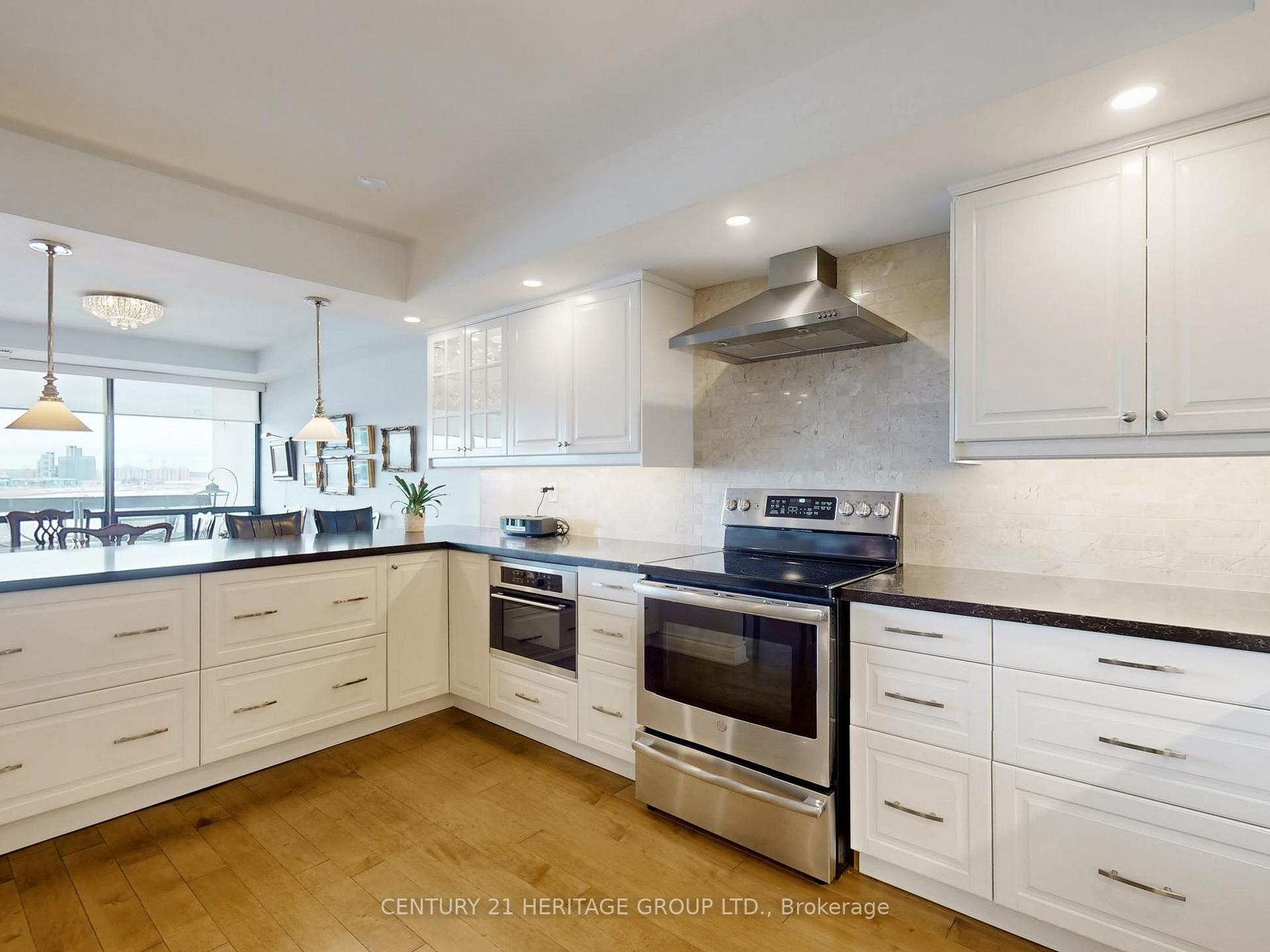 Photo 11 of Unit 1605, 8111 Yonge Street, Markham, Royal Orchard — HOMEH