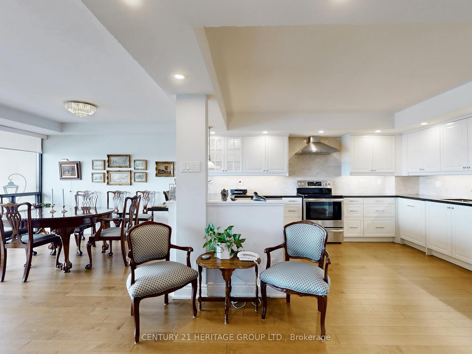 Photo 12 of Unit 1605, 8111 Yonge Street, Markham, Royal Orchard — HOMEH